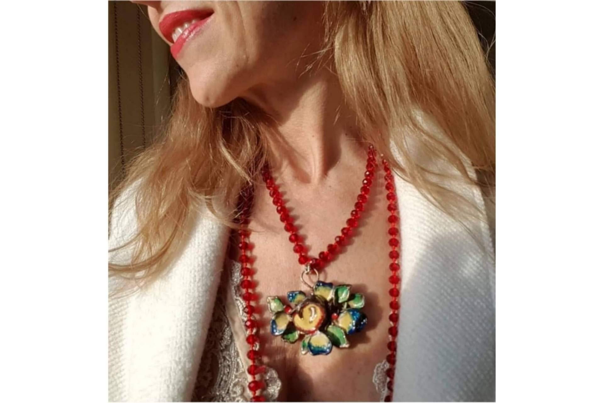 BY EME JOYAS, collares de flores y joyas artesanales