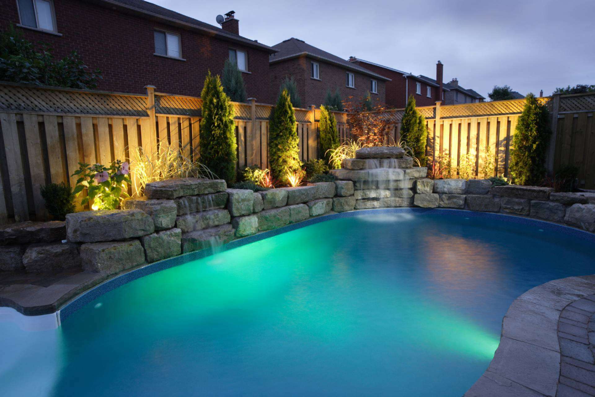 Iluminación domótica para piscina de la mano de Warmpool