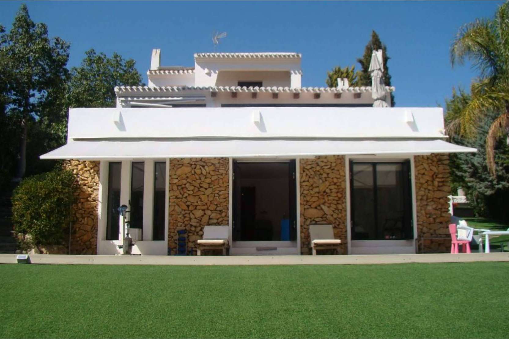 Venta de chalés en urbanizaciones únicas en Valencia, como Cumbres de Calicanto, El Bosque o Campolivar