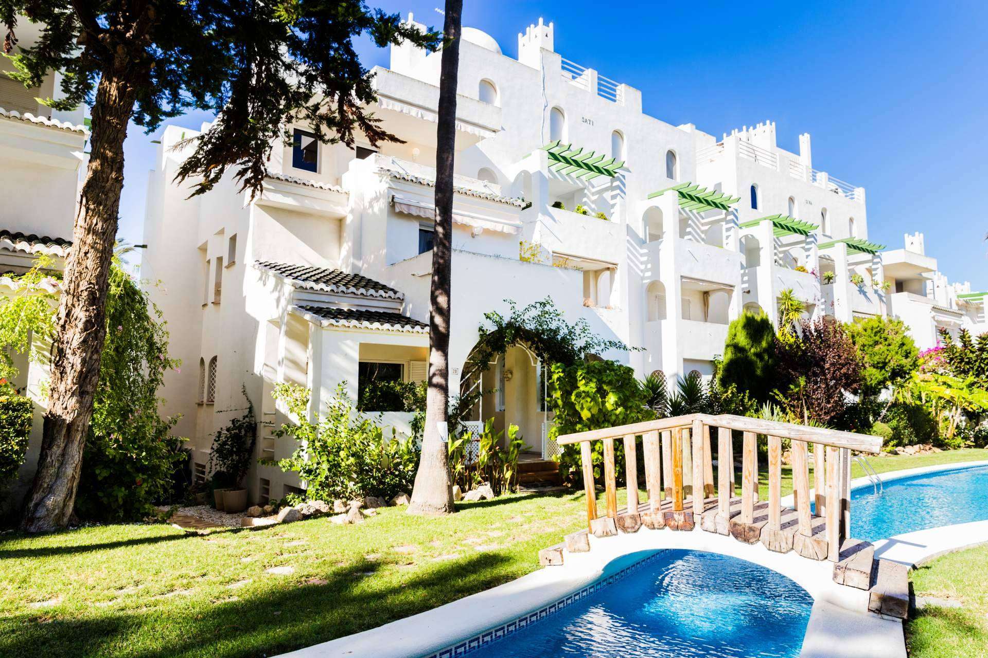 Casas de todos los estilos para pasar unas vacaciones en Lanzarote y Tenerife, con Rock Rentals