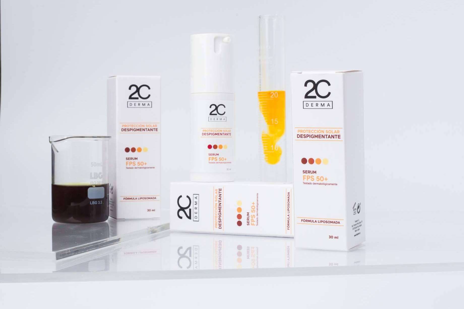 Los beneficios que proporciona el sérum triple acción para el cuidado de la piel, según 2C Derma
