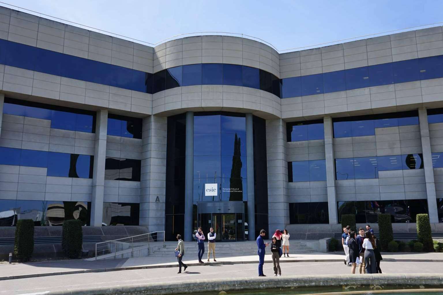 El MBA de ESIE abre infinitas puertas profesionales, 'One School, Thousand of Paths'