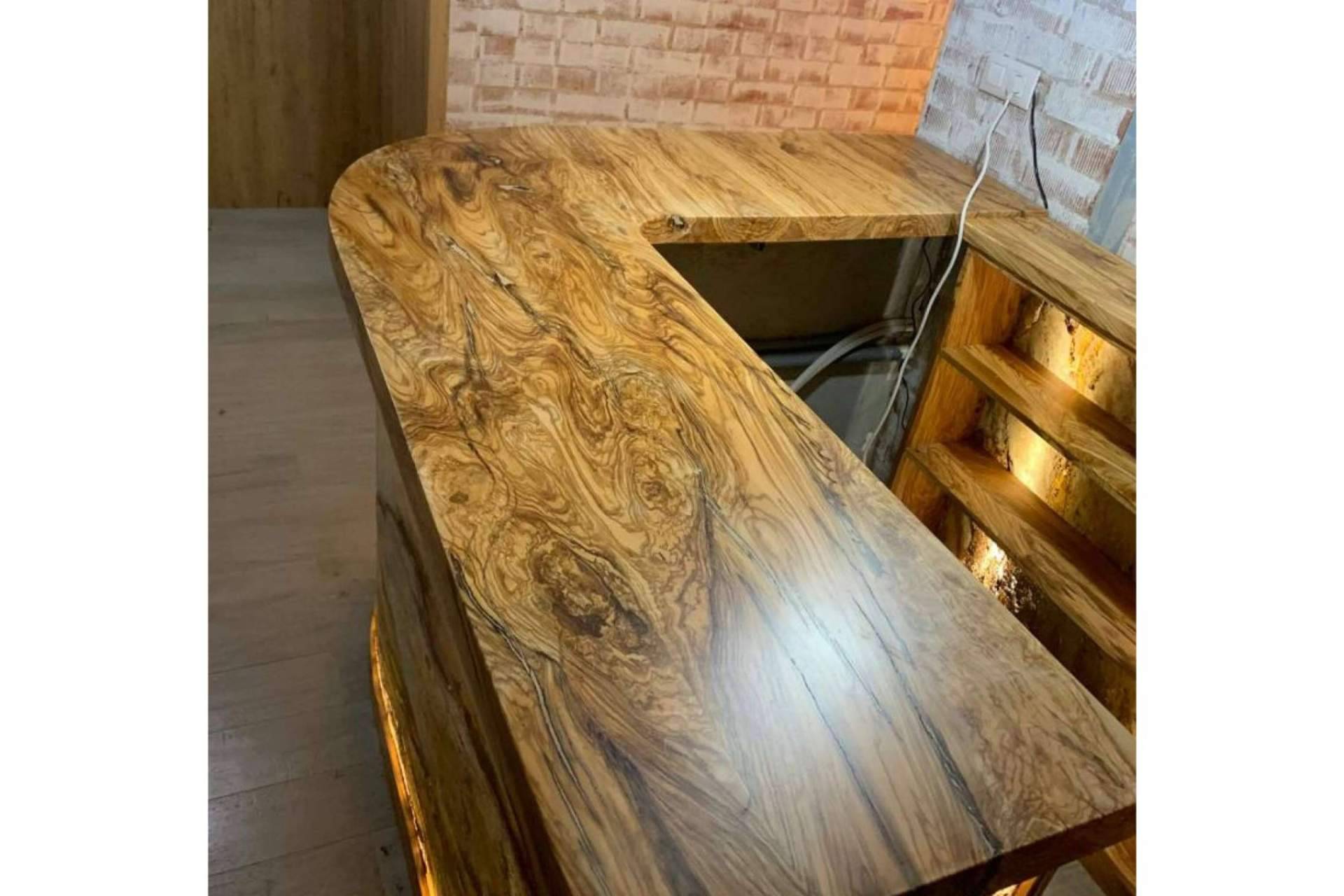Fabricación innovadora con madera de olivo y trabajo artesanal, la gran apuesta de Encimeras de Olivo