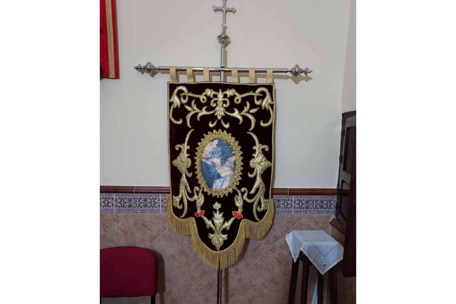 Conseguir artículos religiosos para cofradías, parroquias y conventos de la mano de Amén Promosant y su distribución al por mayor