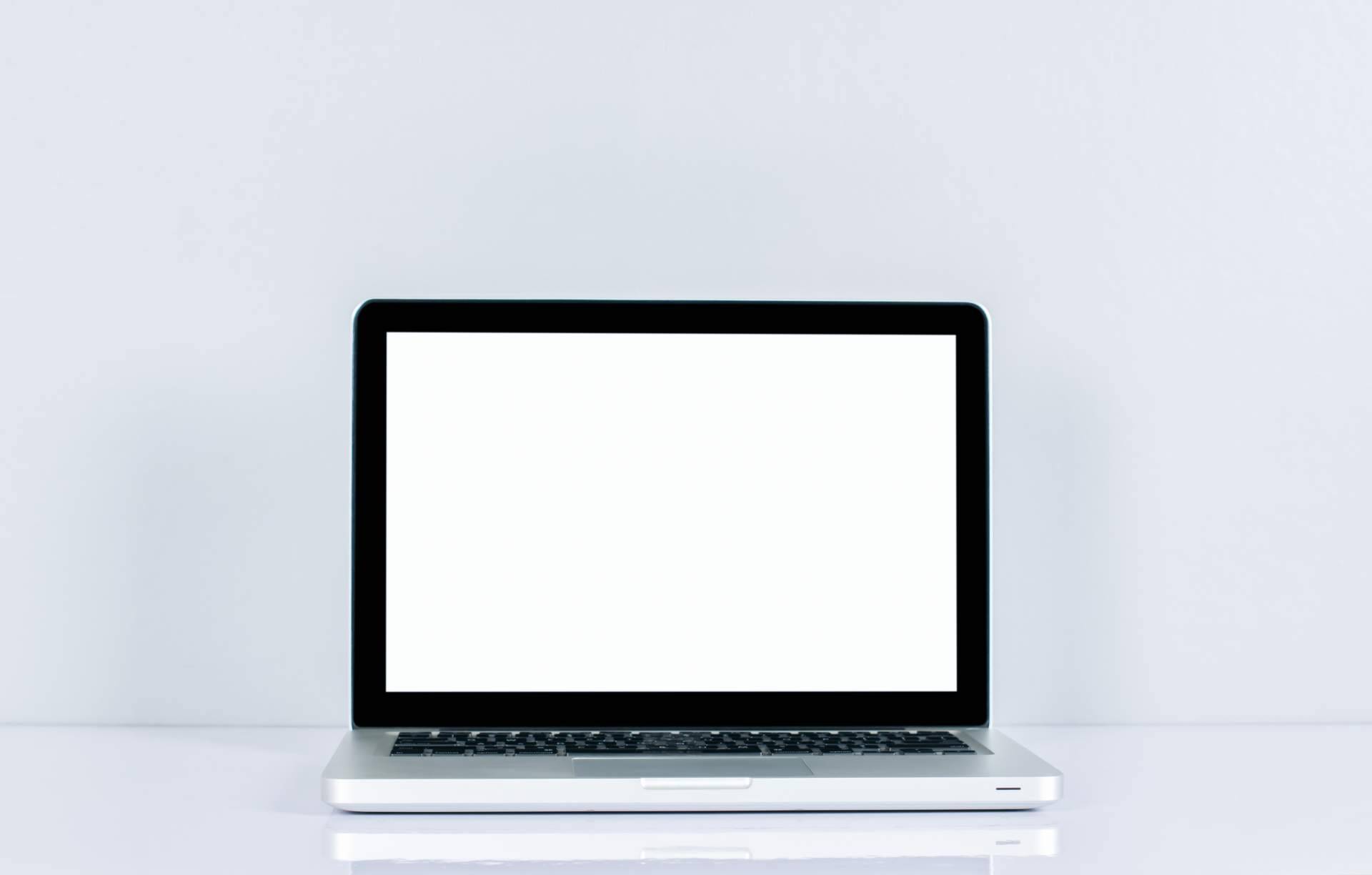 Reparar Ordenadores se encarga del cambio de la pantalla del Apple Macbook de todos los modelos