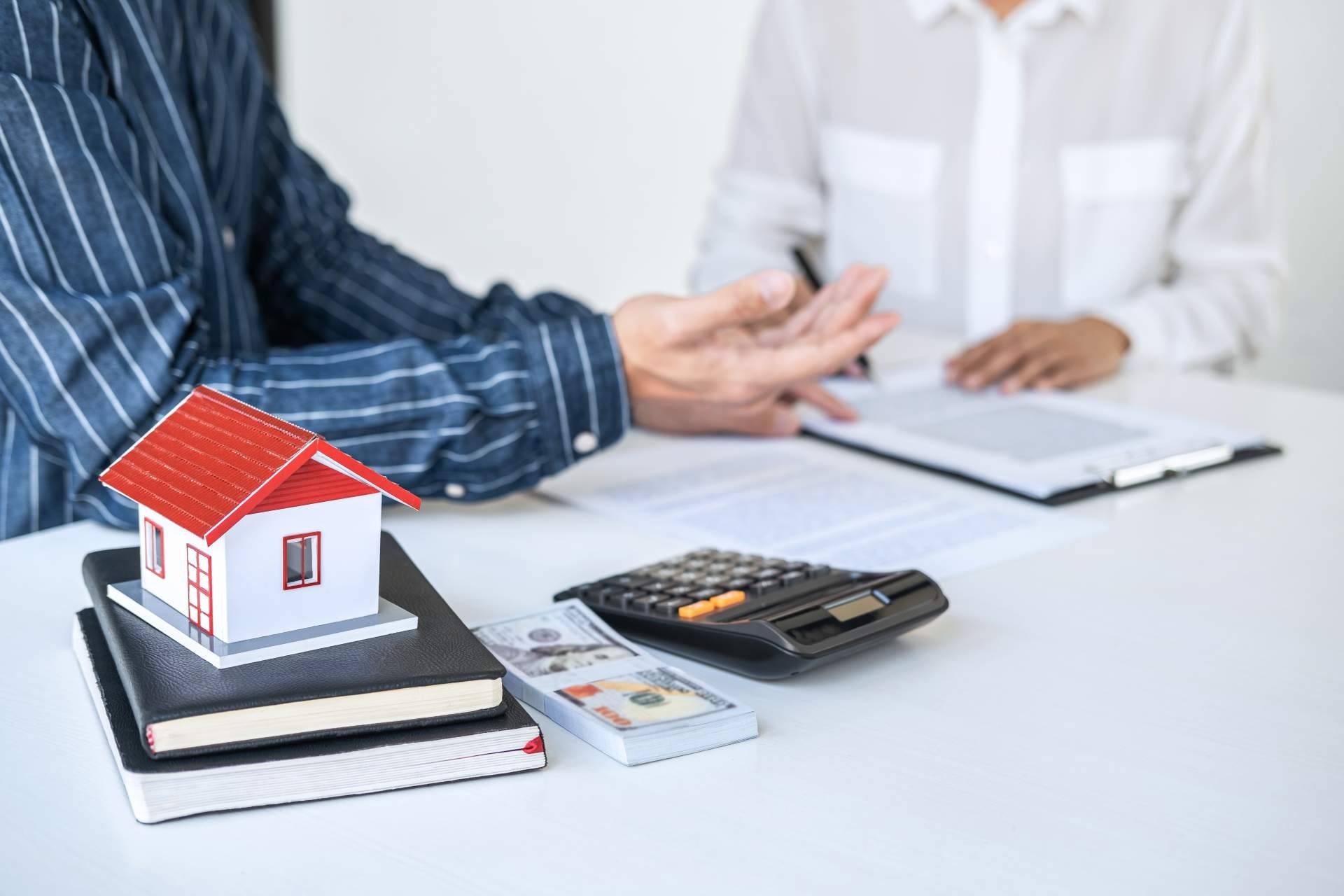 Las ventajas de invertir en bienes inmuebles en momentos de crisis, por la empresa Feelin Home