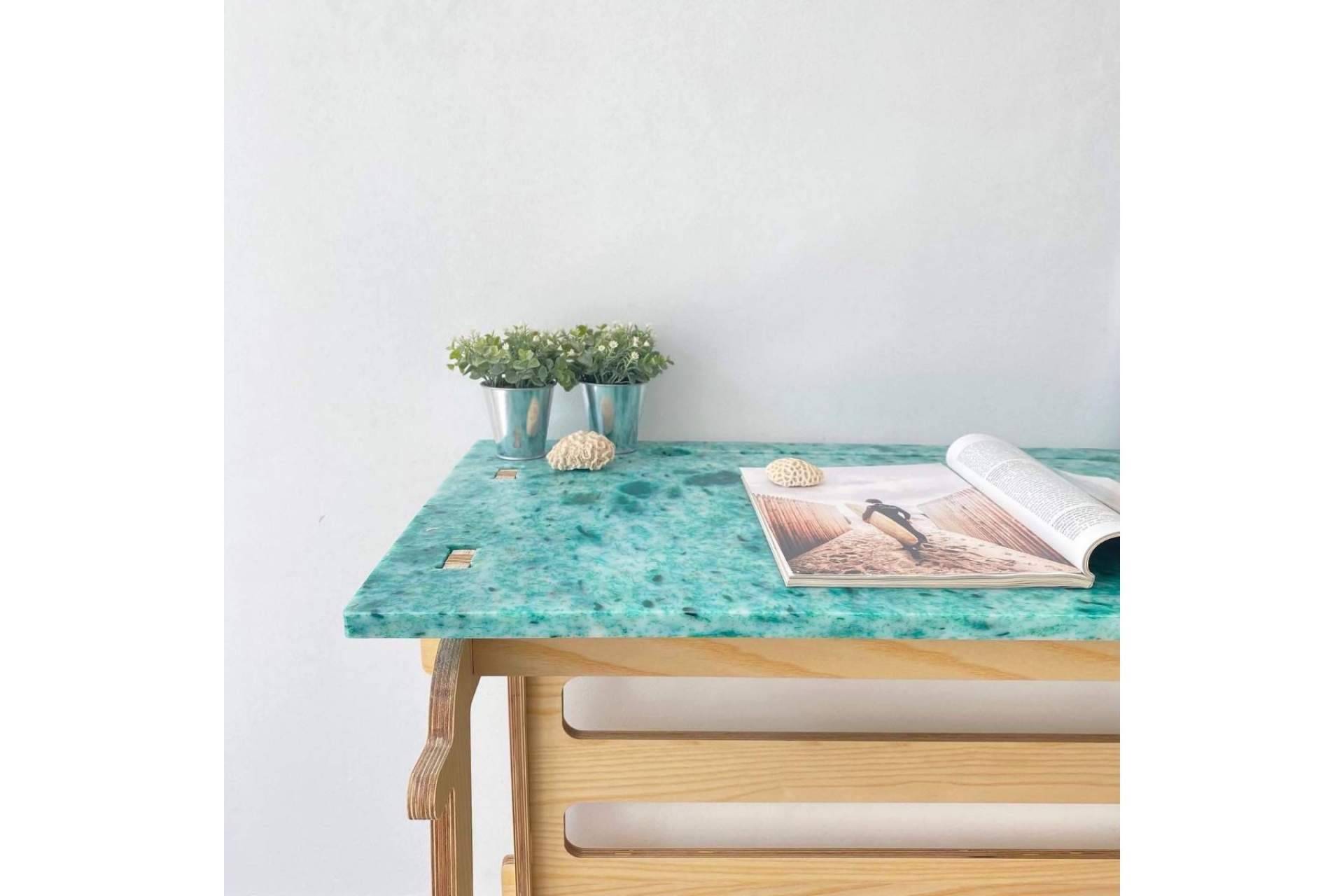 Nuevas tendencias revolucionarias, los muebles sostenibles con redes de pesca recuperadas del mar