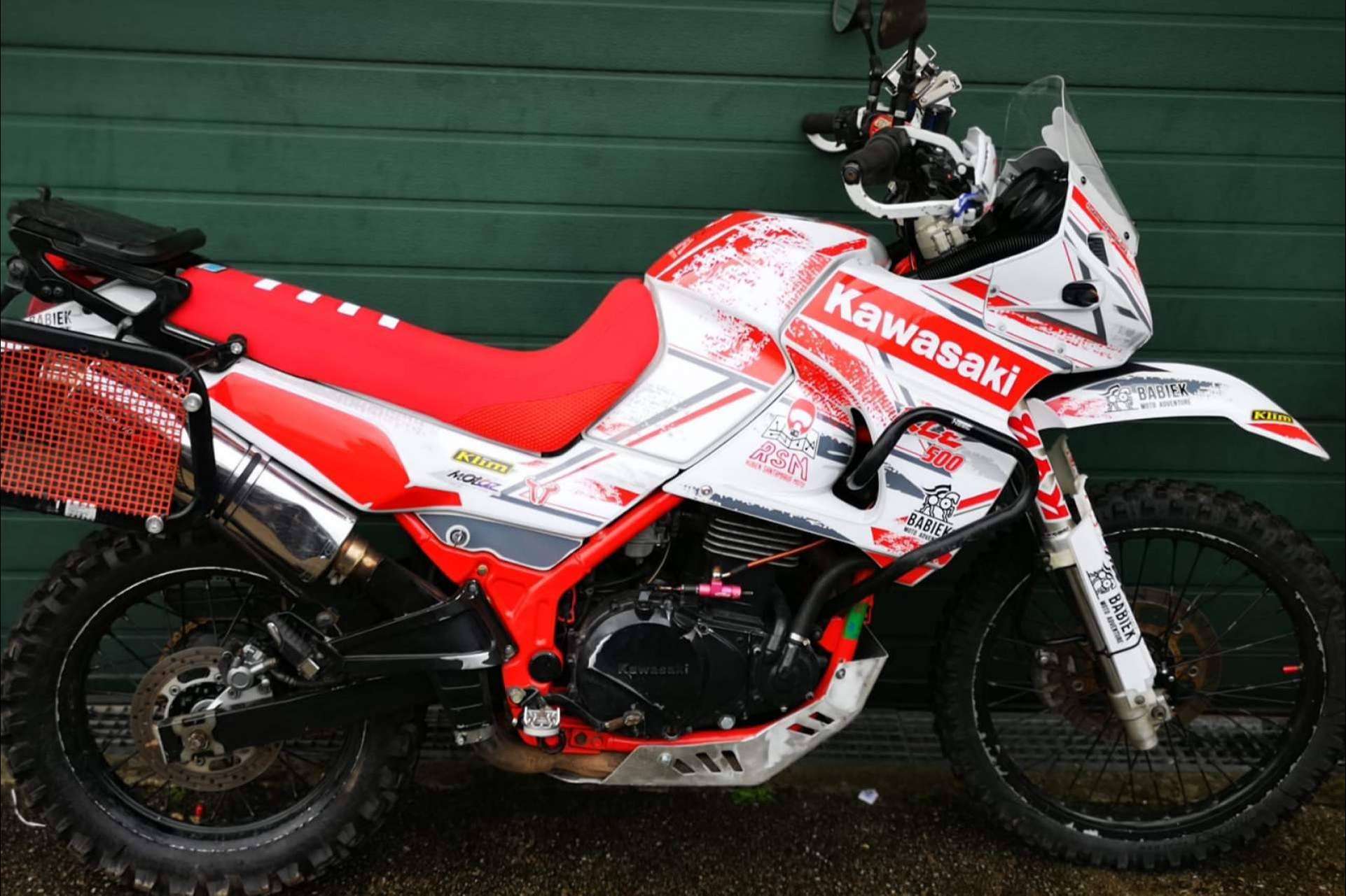 ADHESIVOSEMBARRADOS ofrece vinilos para motos