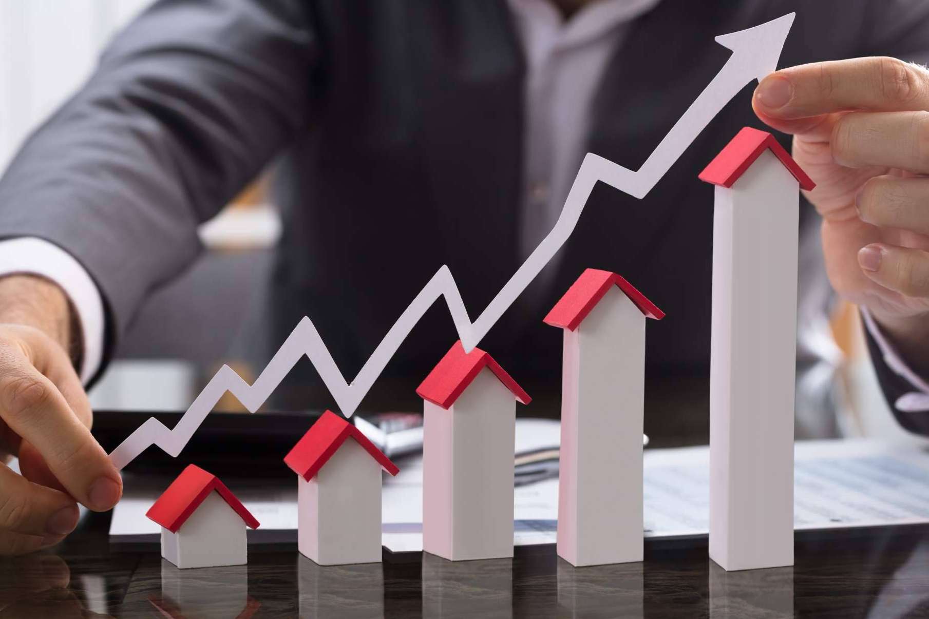 BancoDatos posee un listado y base de datos de Ayuntamientos y Administradores de Fincas en España