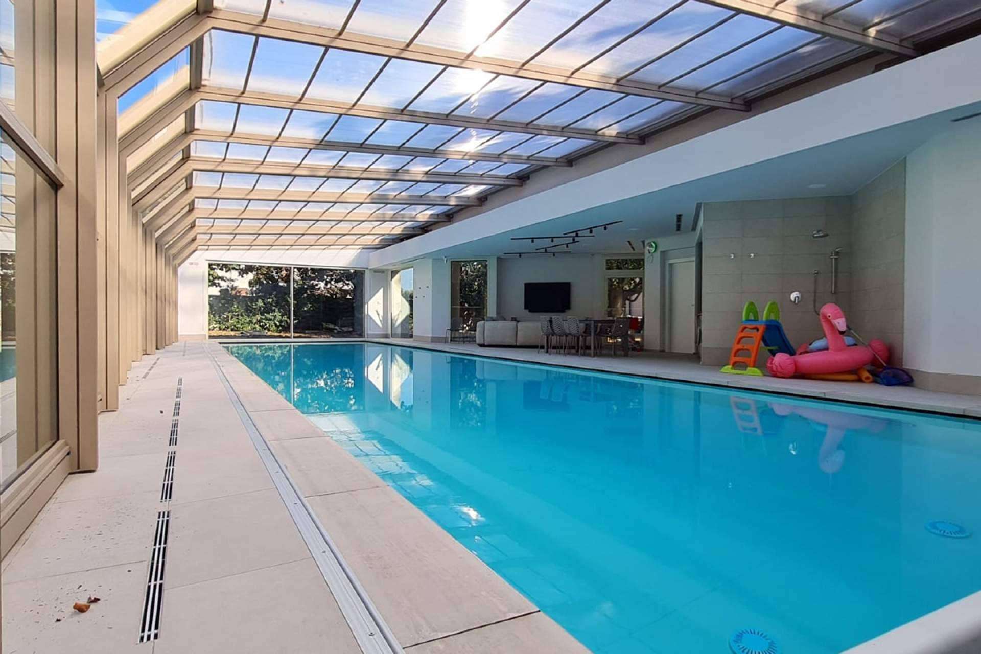 ¿Cuál es la opción más segura en cuanto a cubiertas de piscinas?, los consejos de COVERTTO