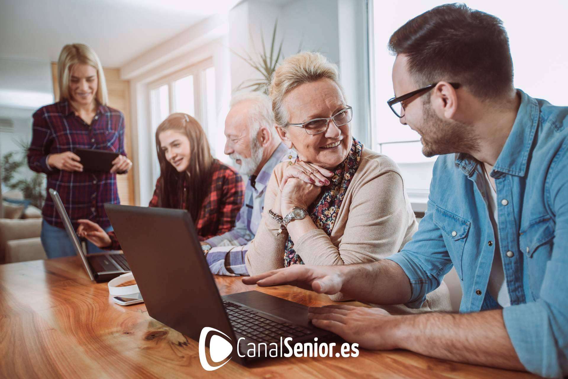 Canal Sénior ofrece formación gratuita para voluntarios tecnológicos