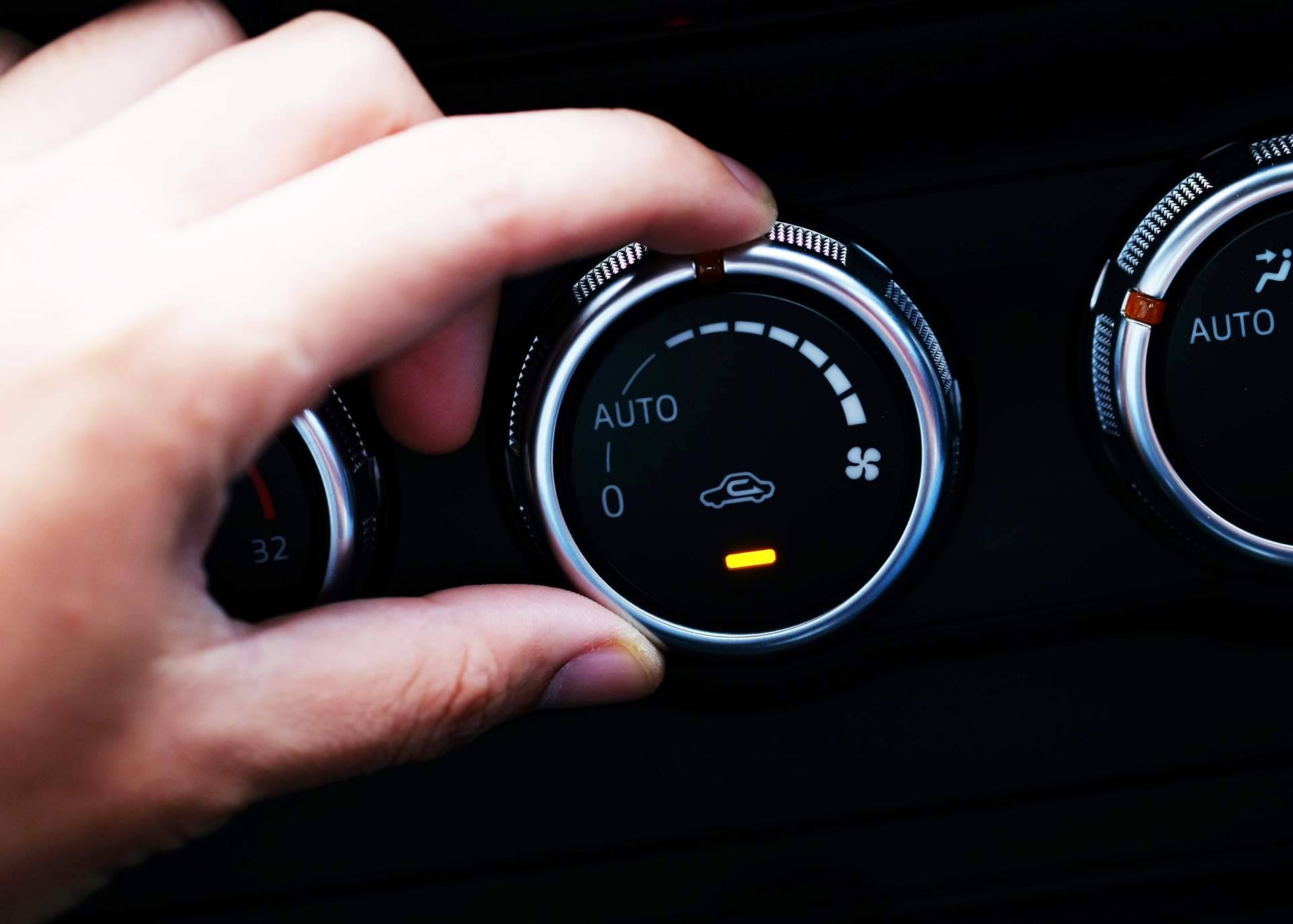 La relevancia del mantenimiento del filtro del aire acondicionado del coche, según la red de talleres BlackTire