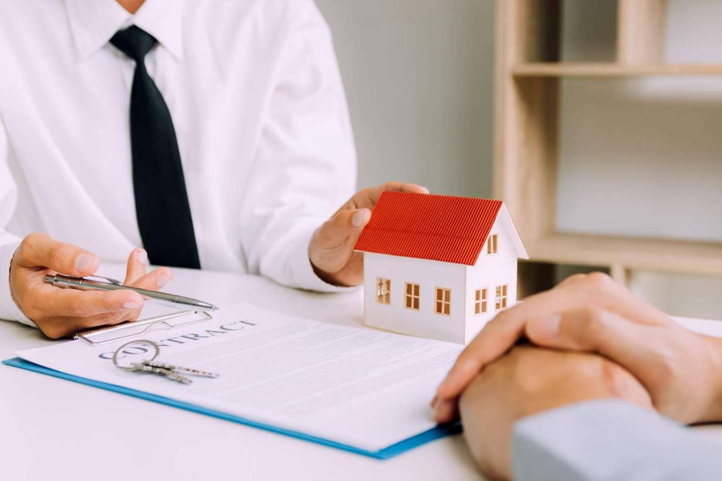Miguel Ángel de Amigo Inversor presenta los gastos e impuestos al comprar una vivienda en 2022