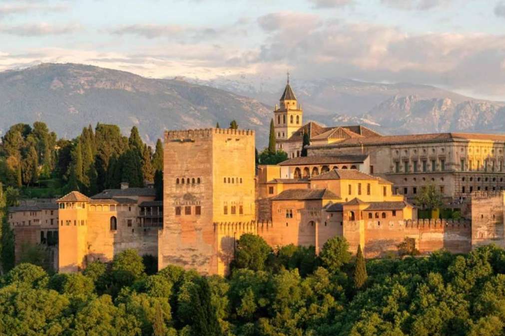 Nazarí Tours Granada y su tour Albaicín, Sacromonte y miradores para visitar Granada