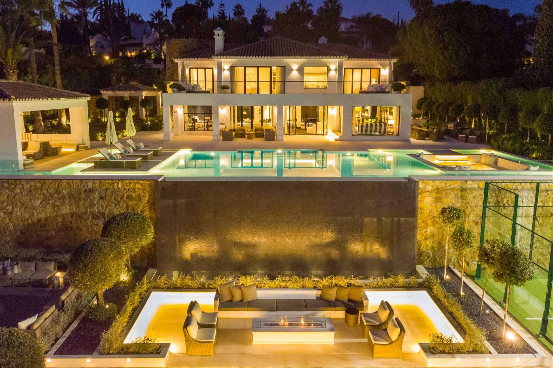 Zeuthen & Company ofrece villas de lujo en La Cerquilla de Nueva Andalucia