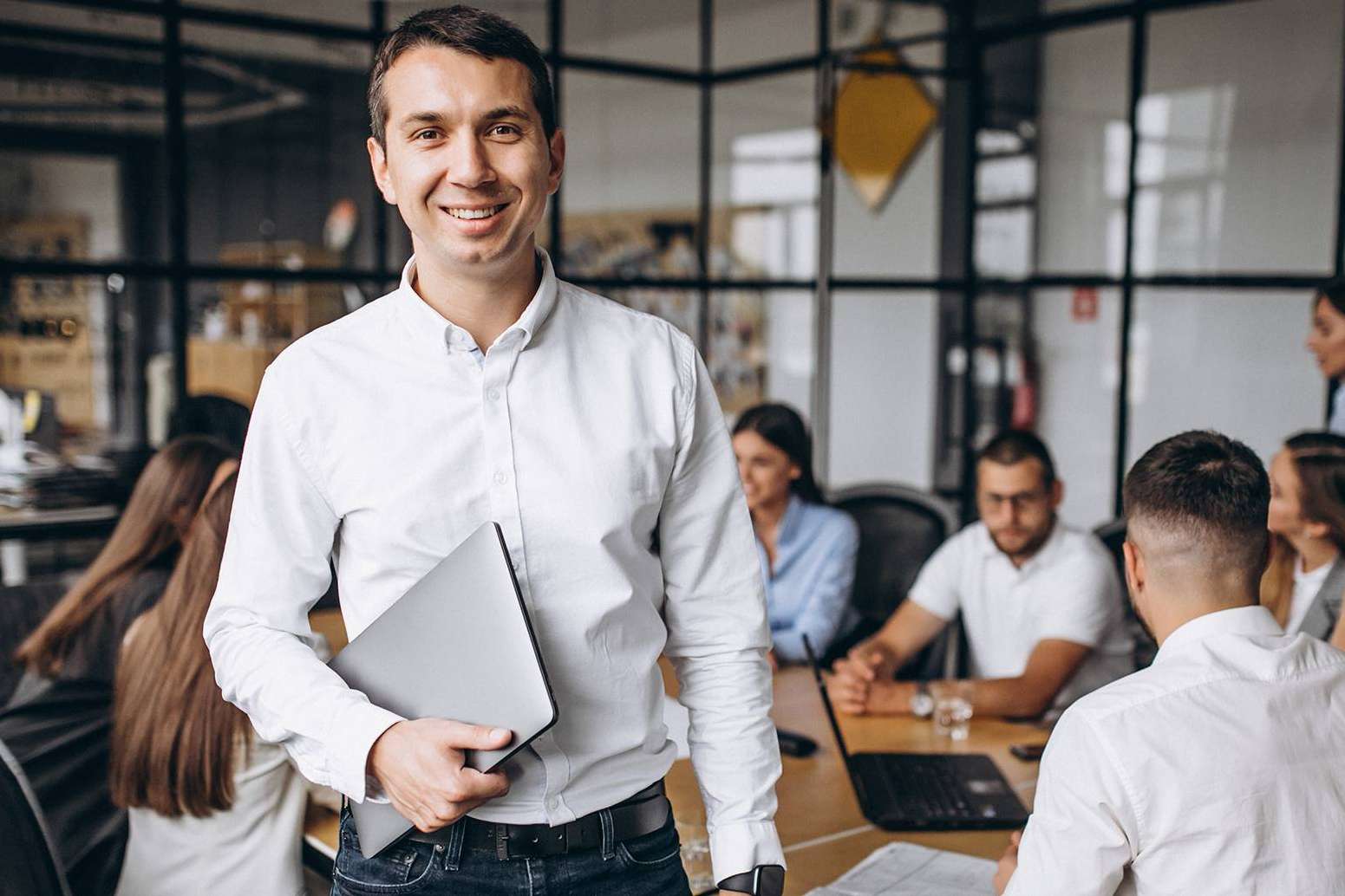 Una plataforma gratuita para profesionales de diferentes sectores, IneeZyou