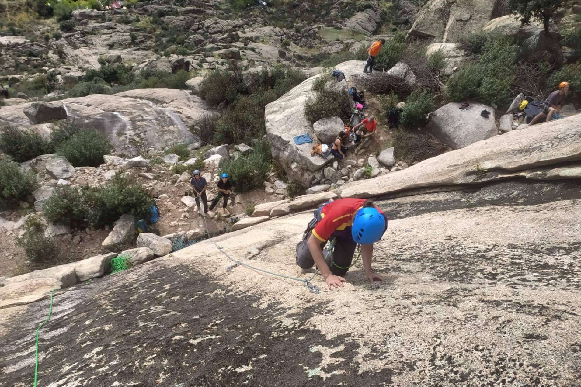 Realizar el bautismo de escalada en Madrid con total seguridad, de la mano de Madridadventours