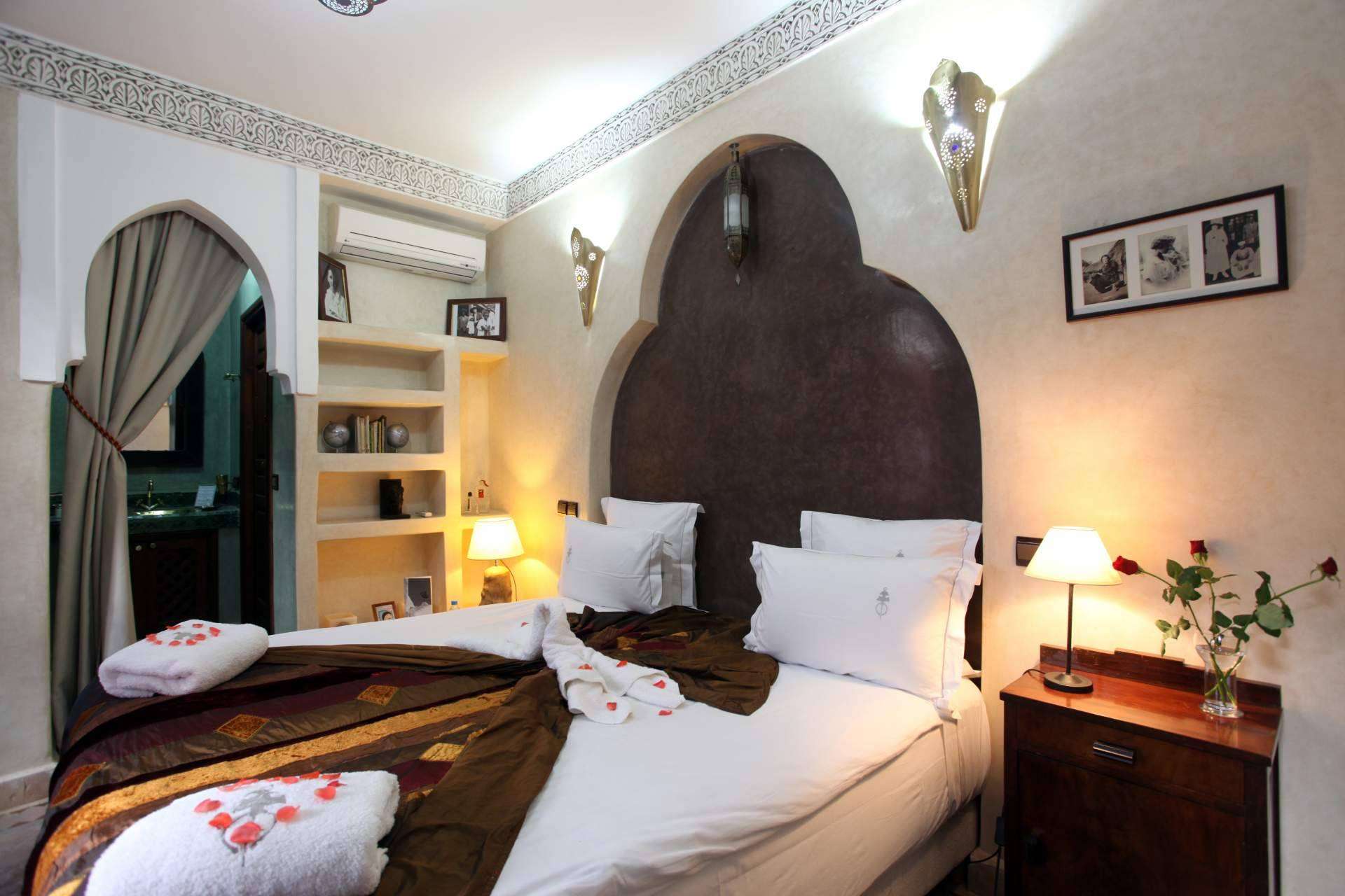 El Riad Belle Epoque, un espacio único en Marrakech, con personajes icónicos de la belle époque que dan vida a las habitaciones