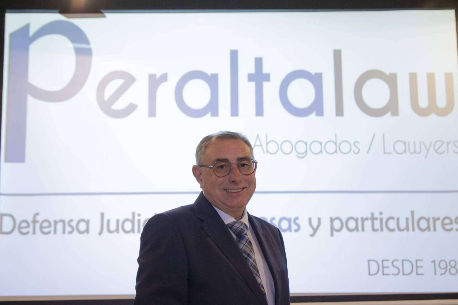 Peraltalaw ofrece asesoramiento legal para contratos del sector de la construcción