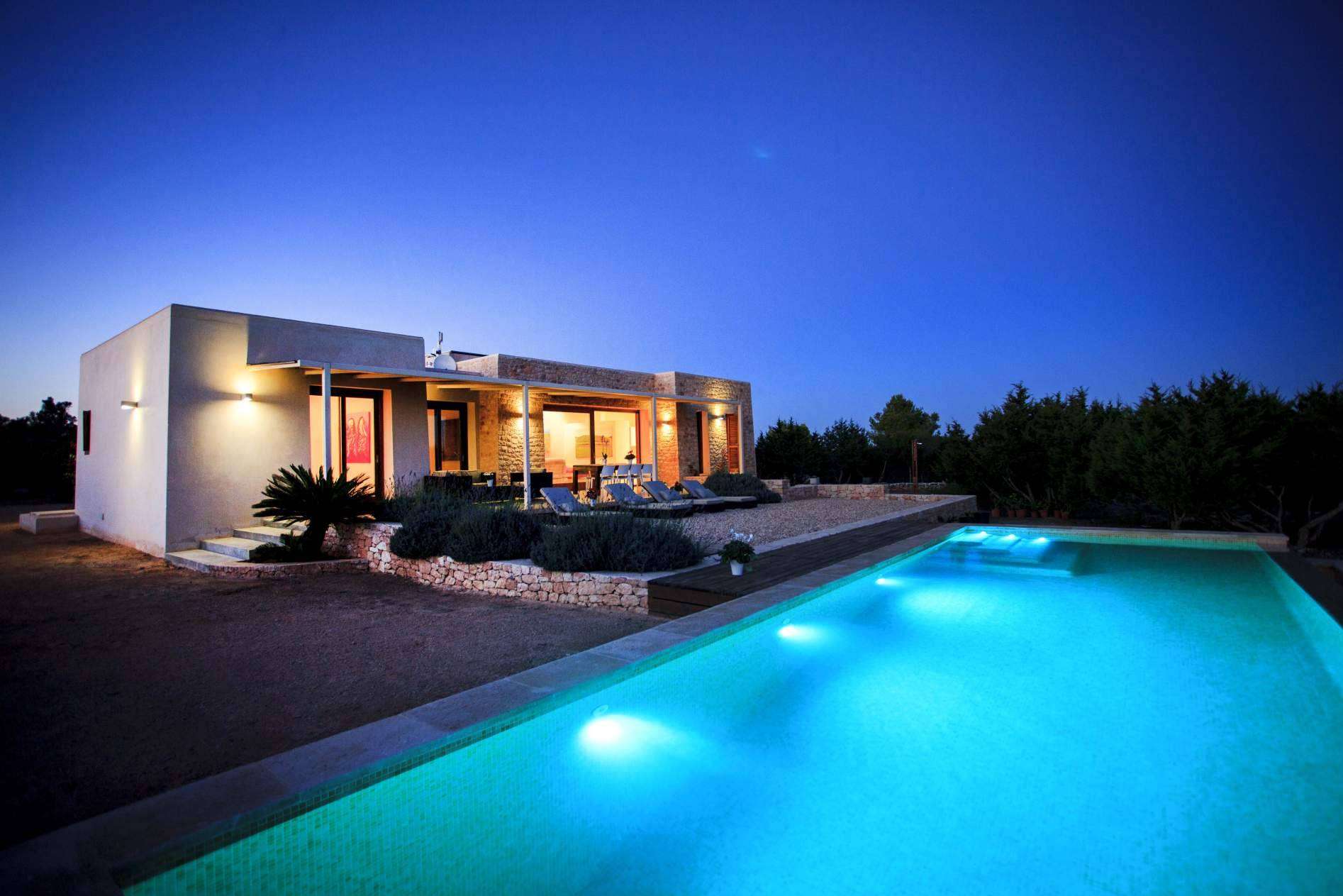 Disfrutar en verano del paraíso de Formentera con Can Corda Formentera