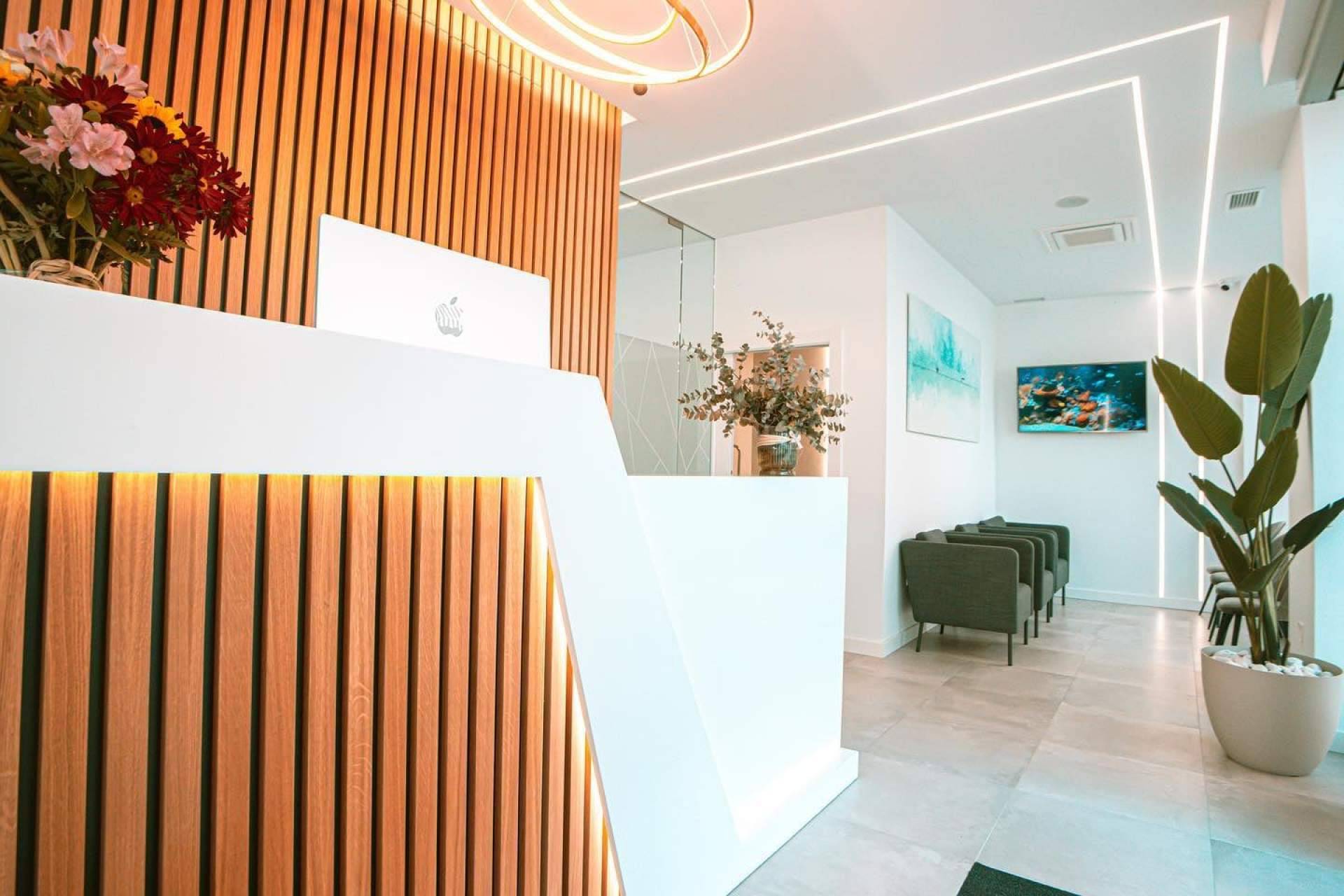 Carillas dentales en la clínica de Estética e Implantología Dental Dr. Jesús Ruz
