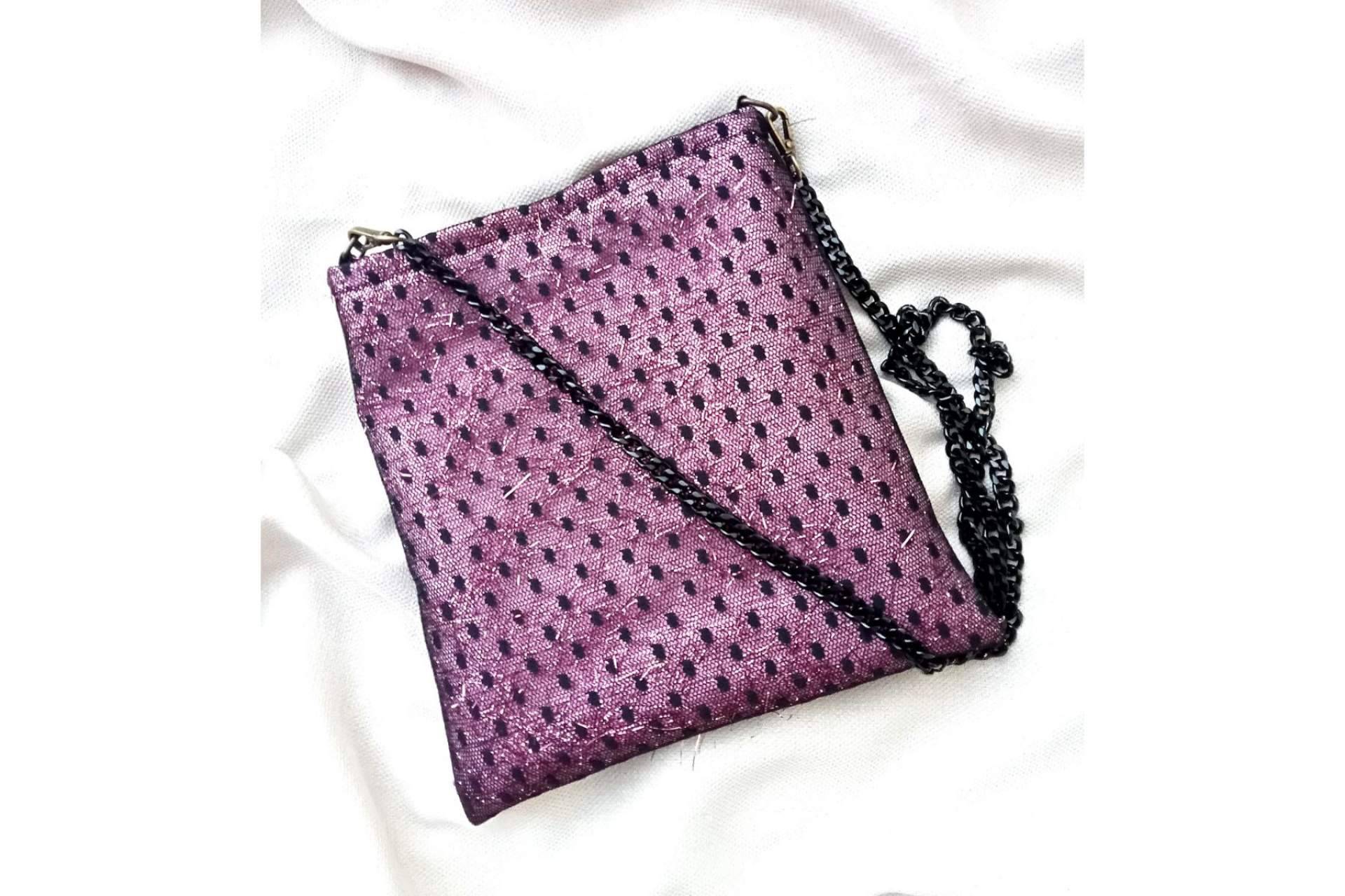 El nuevo bolso de Inirt Atelier cuenta con un estilo único y original