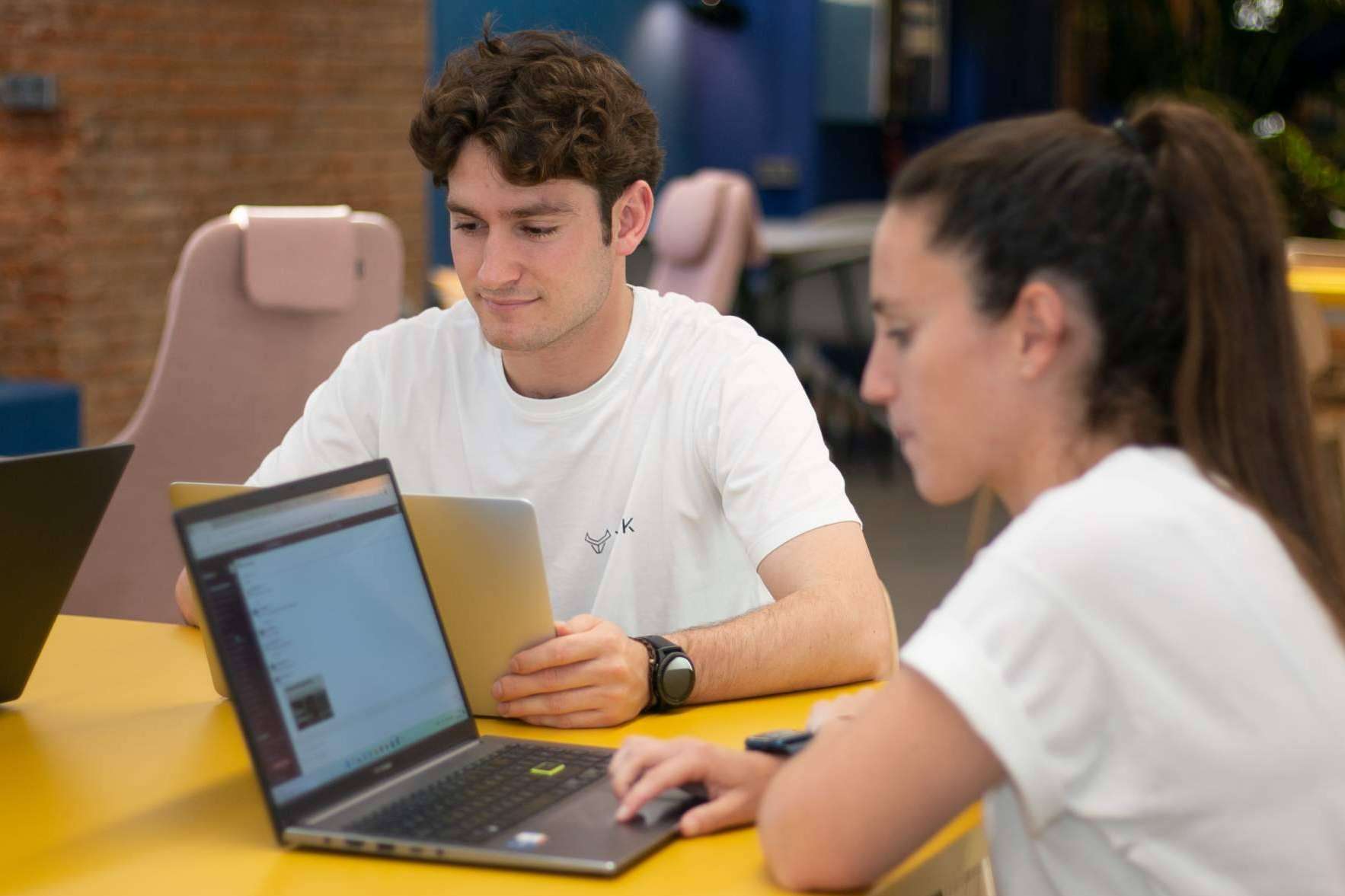 Yakk, la empresa con uno de los rentings tecnológicos más flexibles a nivel mundial que ofrece tecnología punta sin ataduras a las compañías
