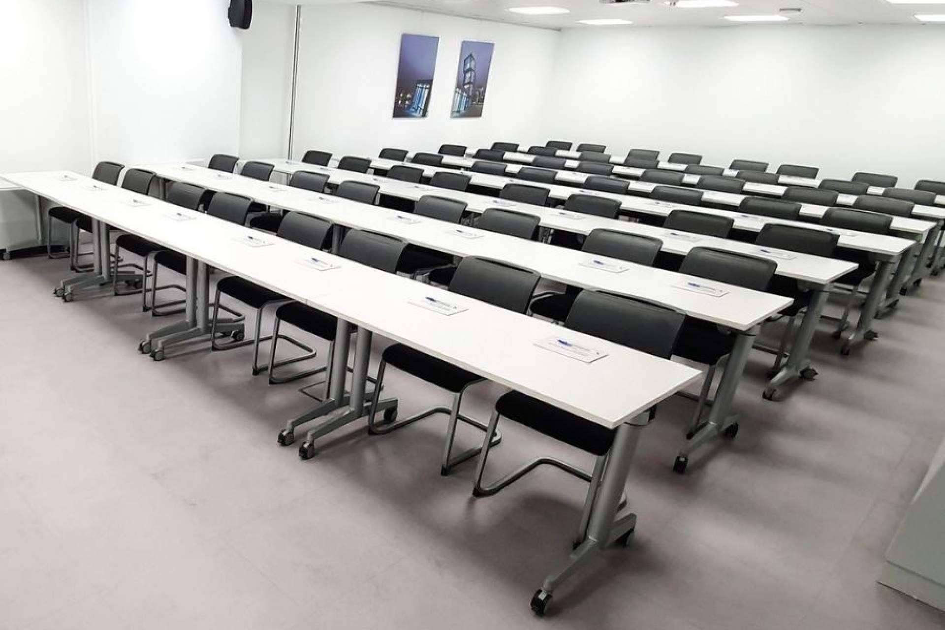 Uno de los centros pioneros de coworking en Madrid es Ibercenter