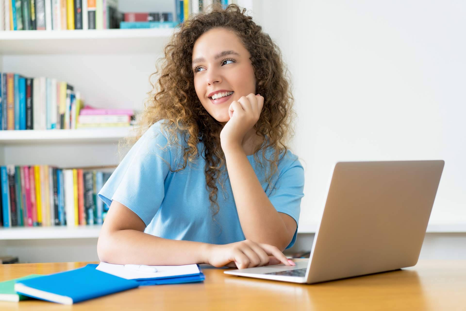 ¿Cuáles son las ventajas de aprender idiomas con un profesor en una academia de idiomas vs. en plataformas offline?