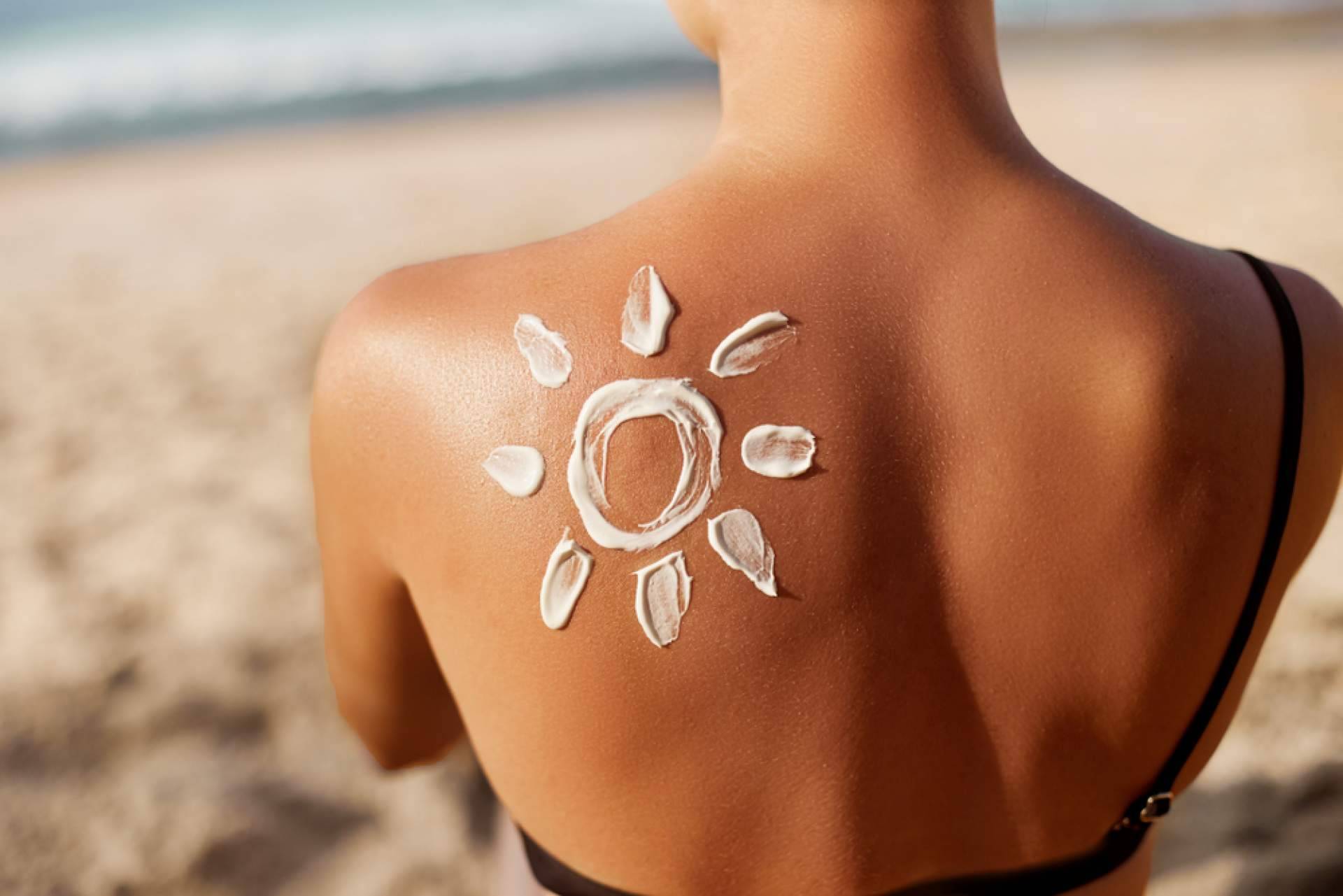 Protección de la piel ante los rayos del sol con la Gama de Solares One, de FarmaSky
