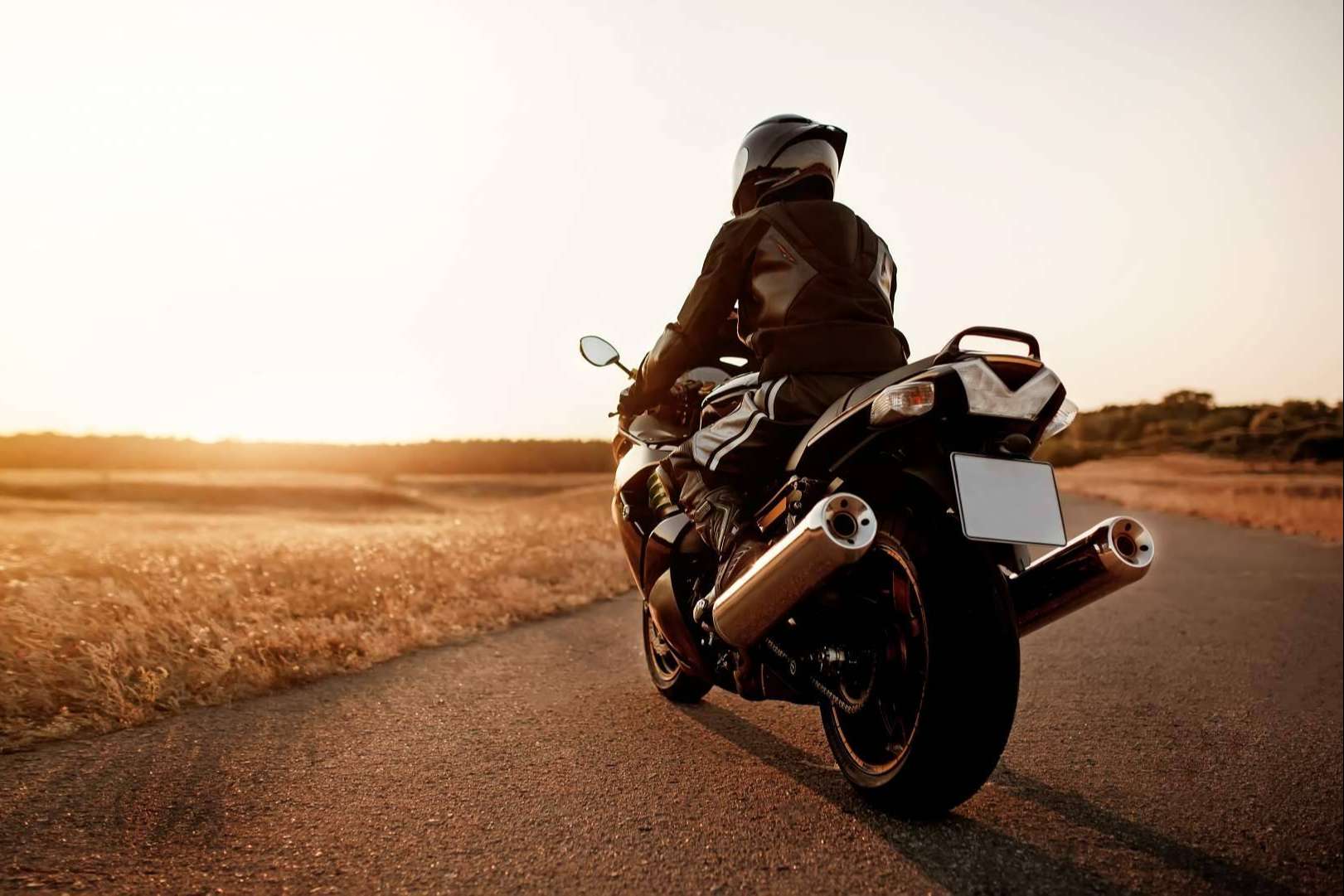 La tienda online MOTÓNITY ofrece una selección con algunas de las mejores marcas de chaquetas de moto para verano