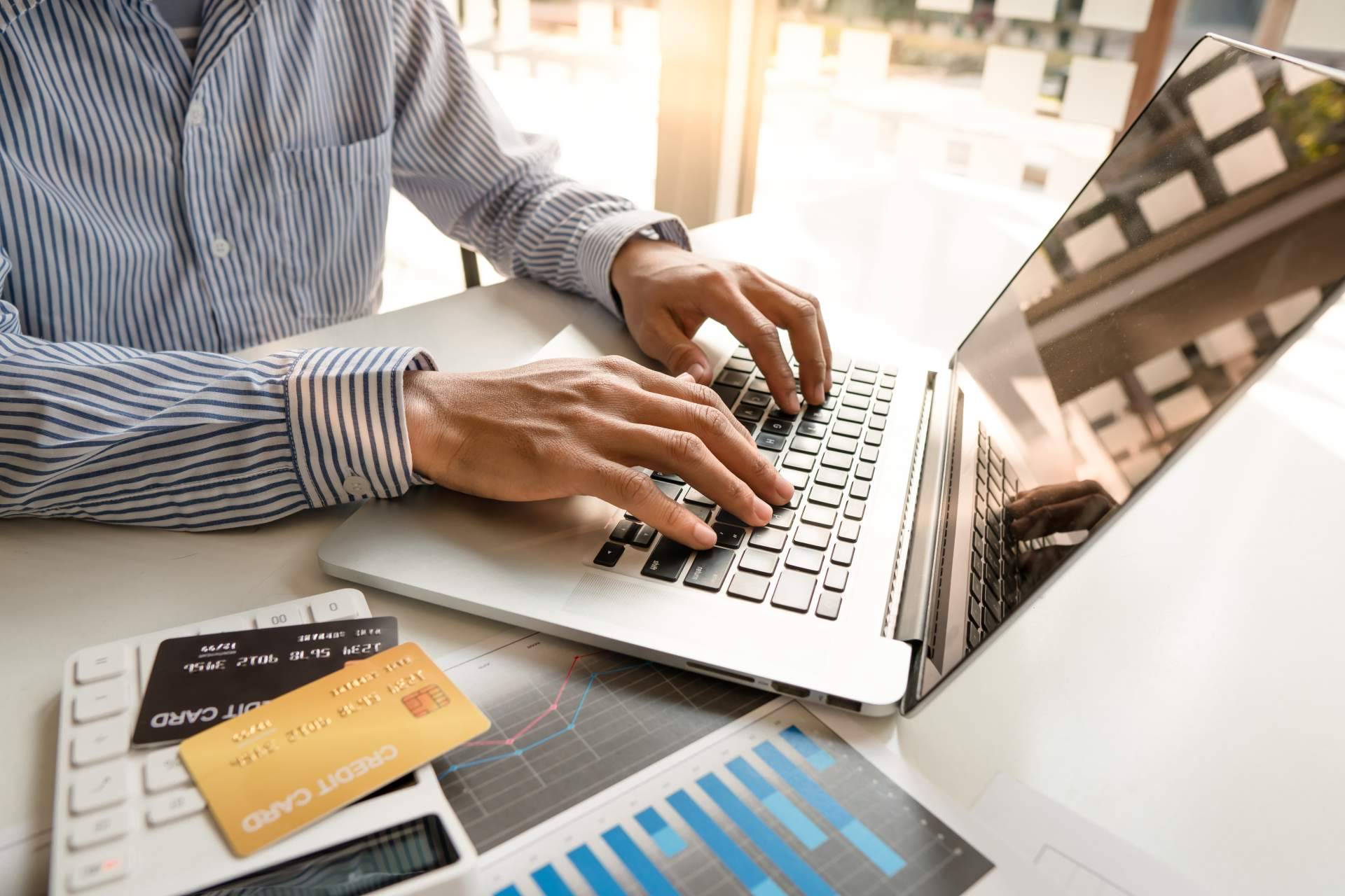 ¿De qué manera se pueden atraer nuevos clientes a la página web con la metodología inbound?