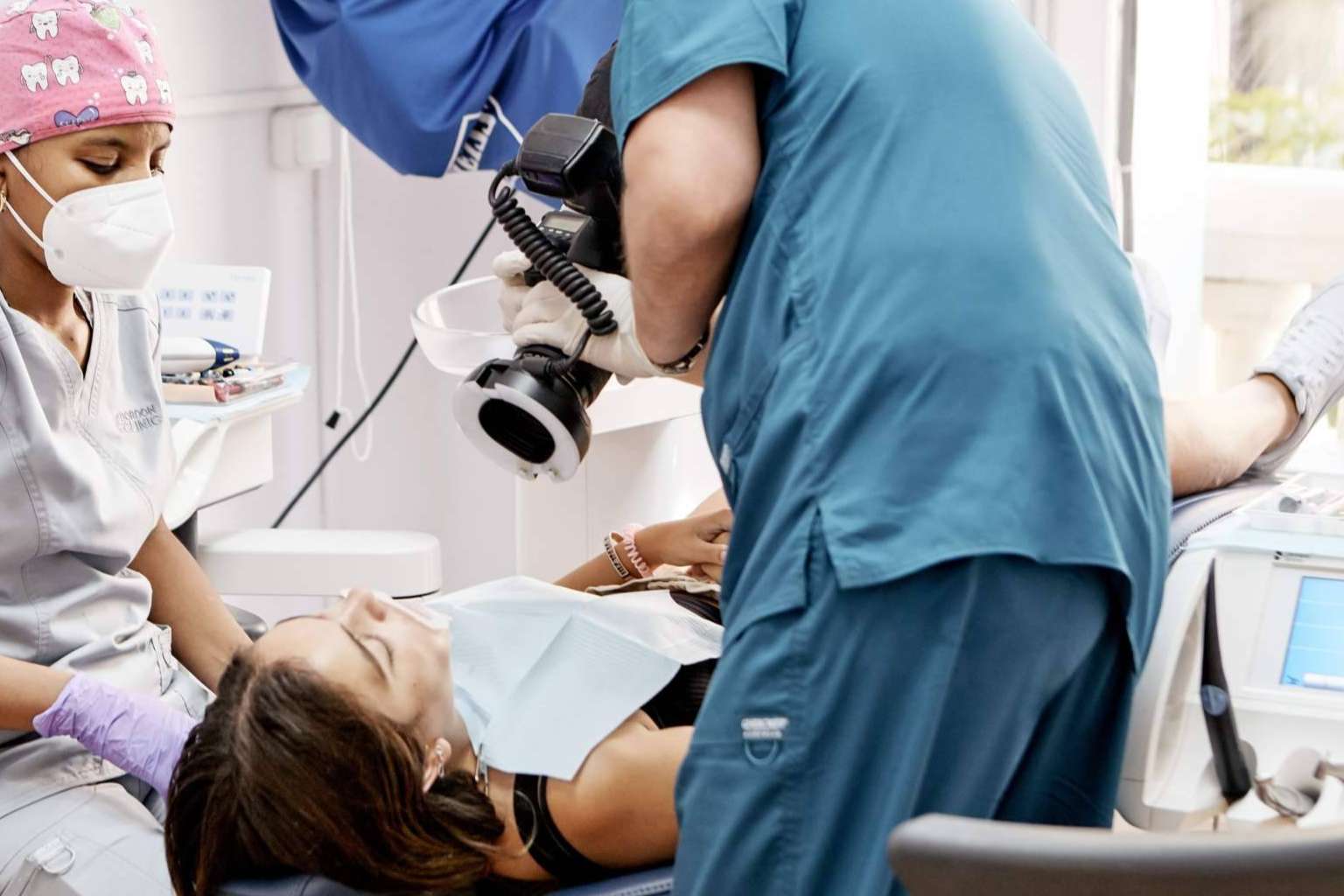 Soluciones en un día para recuperar la sonrisa, las carillas dentales