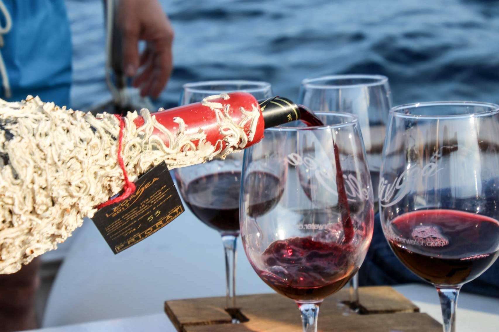 ElixSea y sus catas comparativas de vino submarino, una gran experiencia de degustación a bordo de embarcaciones