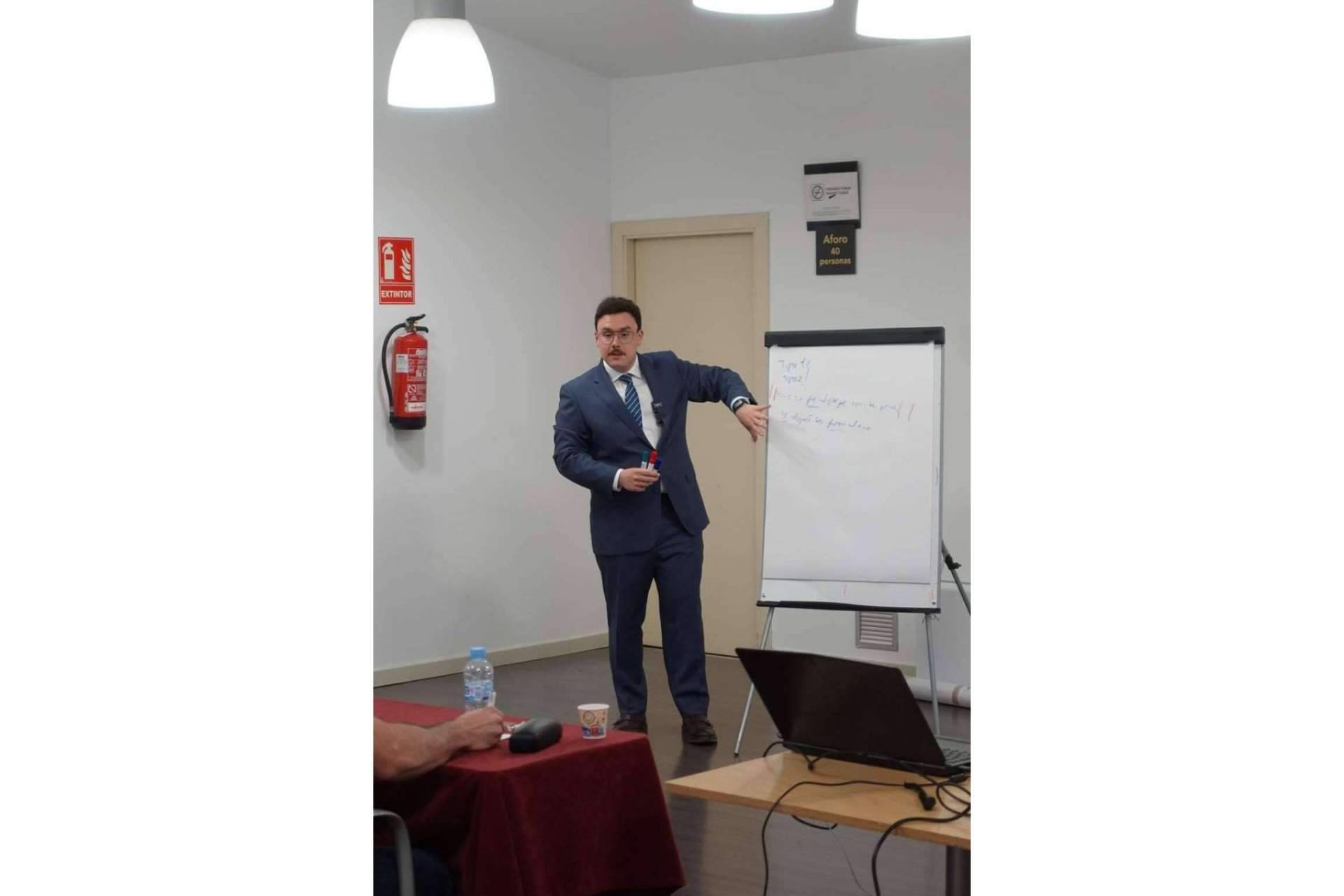 Fernando Miralles empieza pronto la nueva temporada de formaciones de hablar en público en España y Andorra