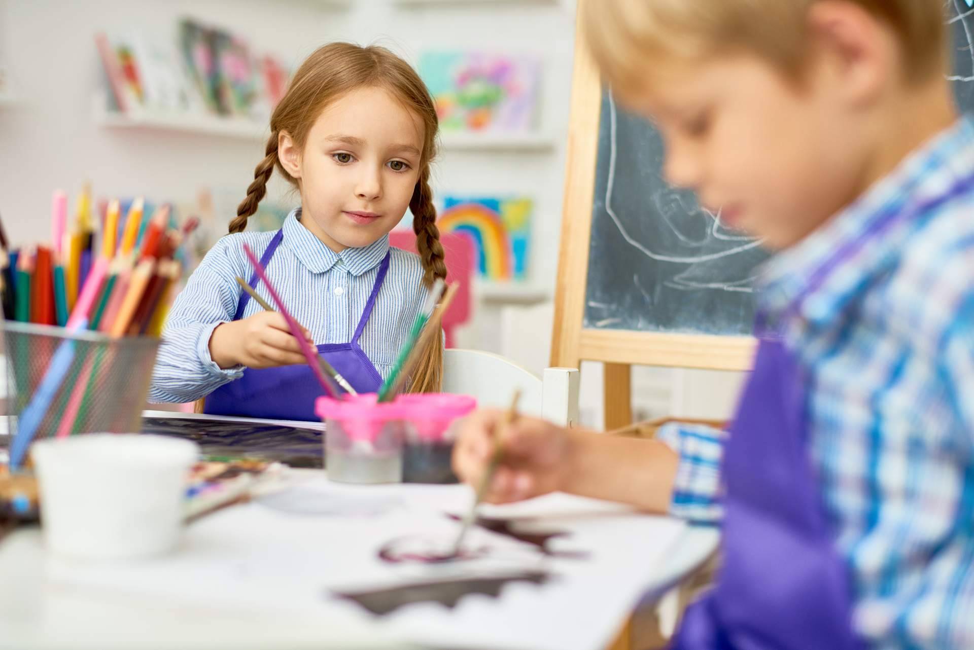 Encontrar algunos de los mejores colegios de España privados con Kidstudia