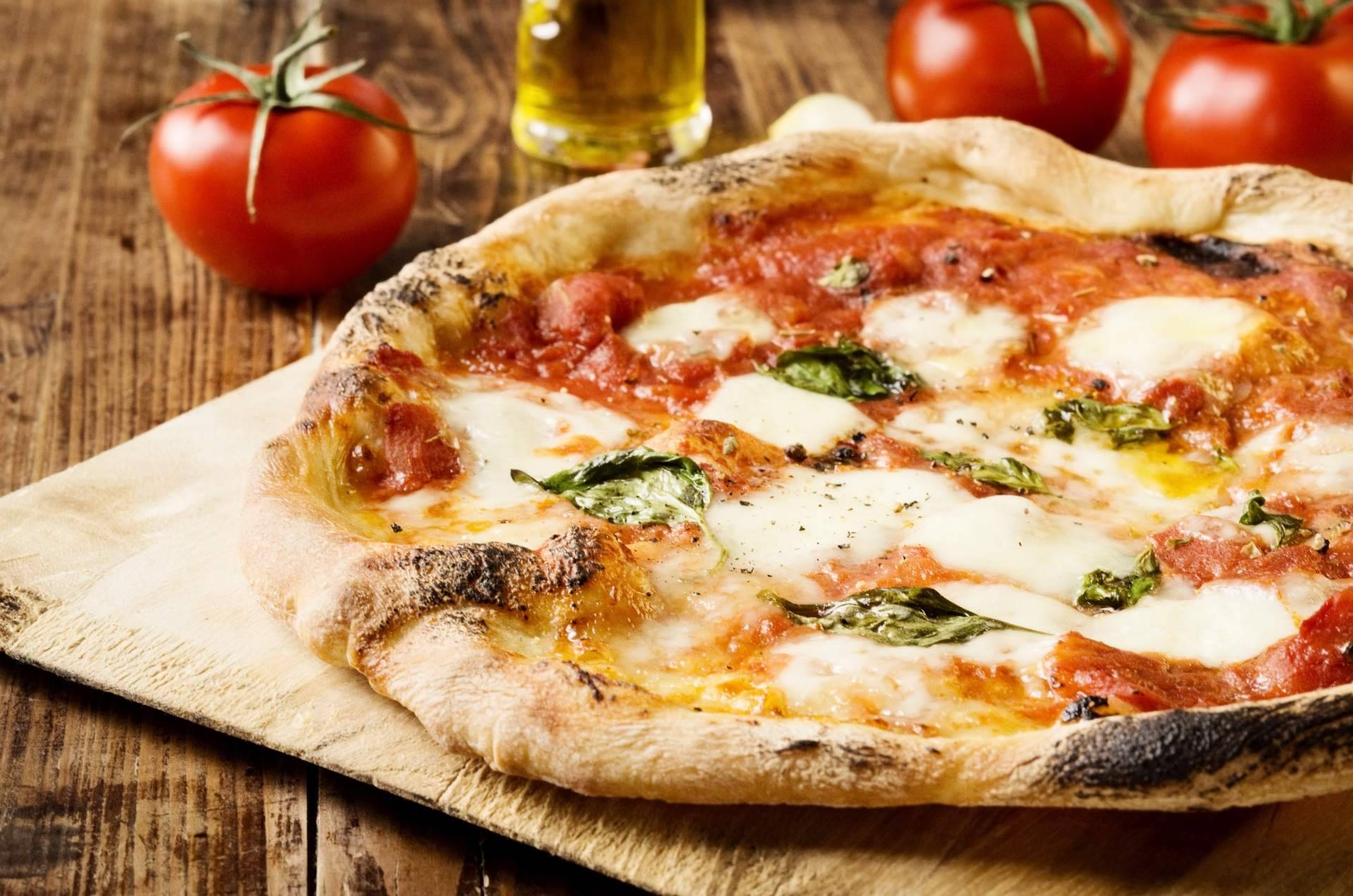 Los productos de calidad y los ingredientes locales son el éxito principal de la gastronomía italiana de Mozzarella E Basílico