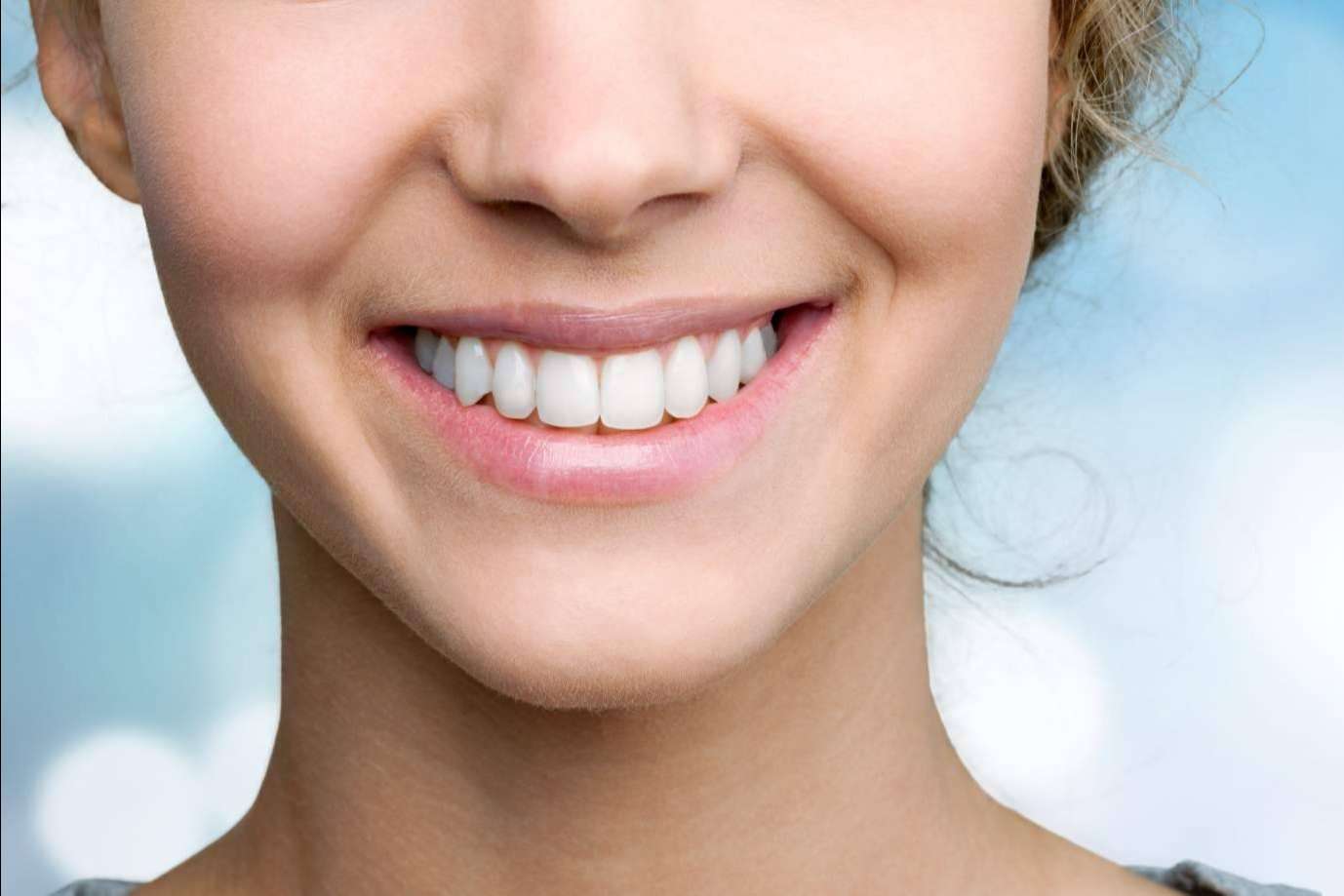 Las ventajas de mejorar el aspecto de una sonrisa con un blanqueamiento dental en las Clínicas Dental Bell