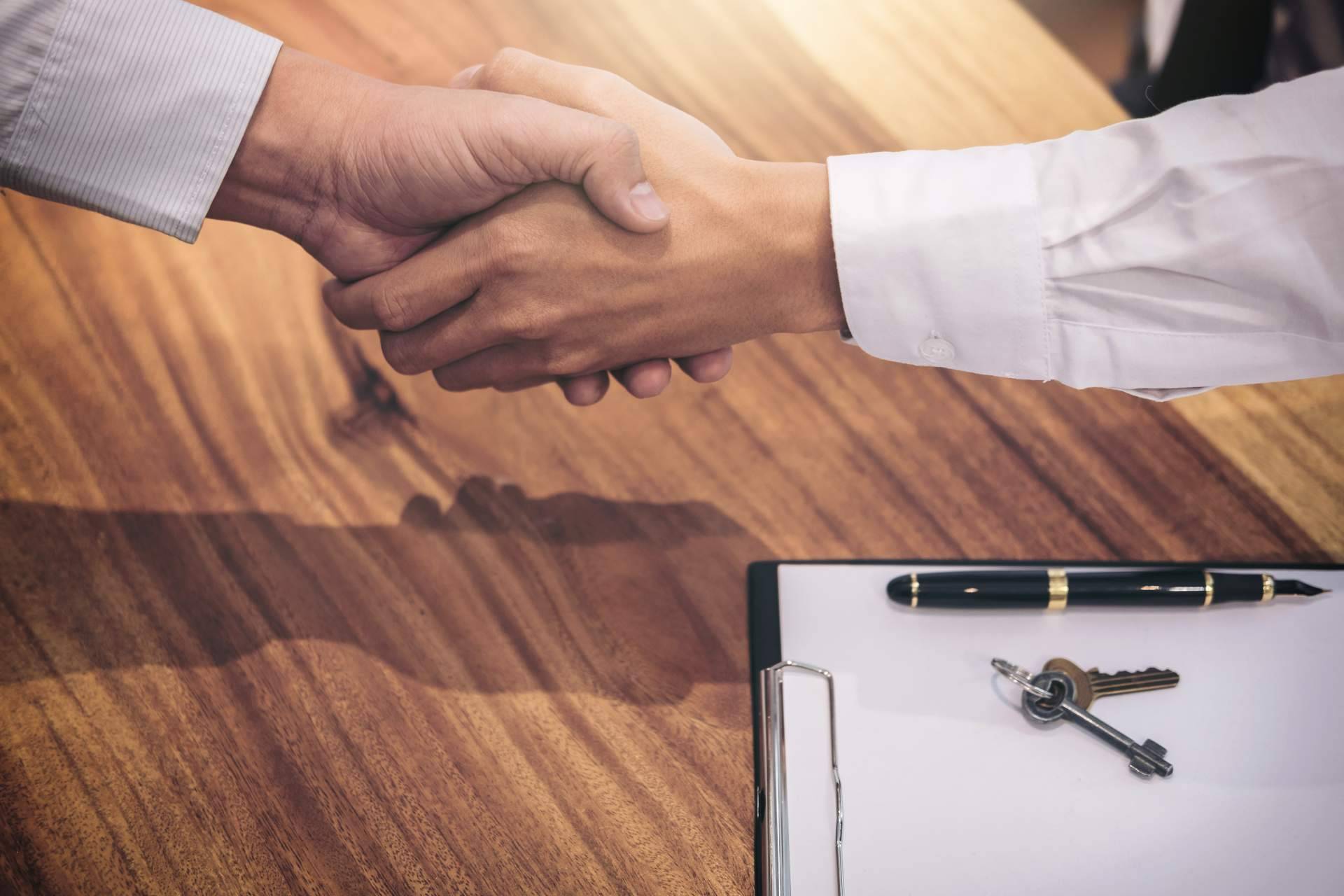 Realizar la compraventa de inmuebles de la mano de Bueno Salinero Abogados