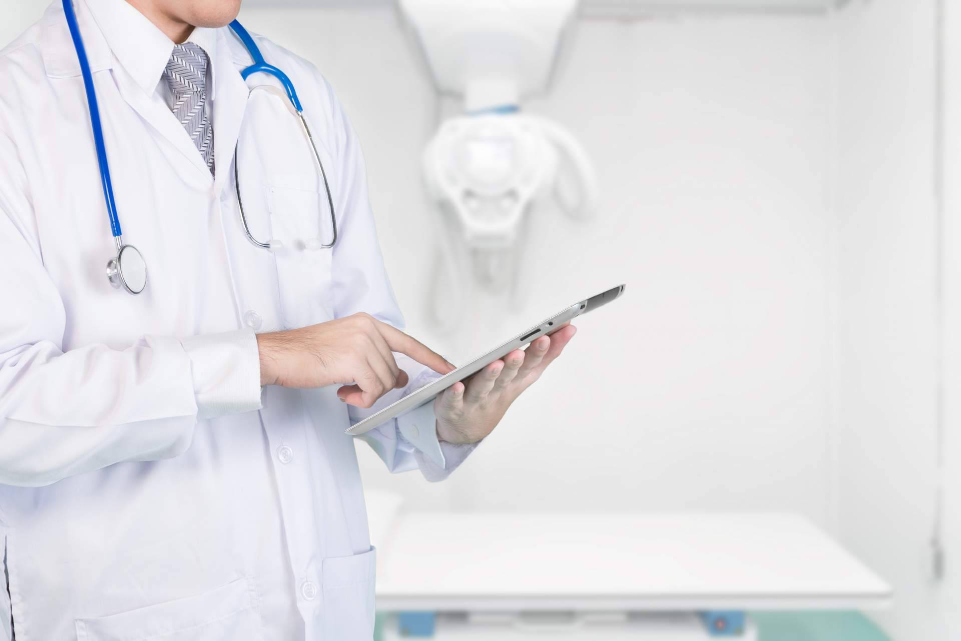 Gestión automática de departamentos sanitarios con la Sanidad 4.0 para una optimización de recursos, por DEKINES