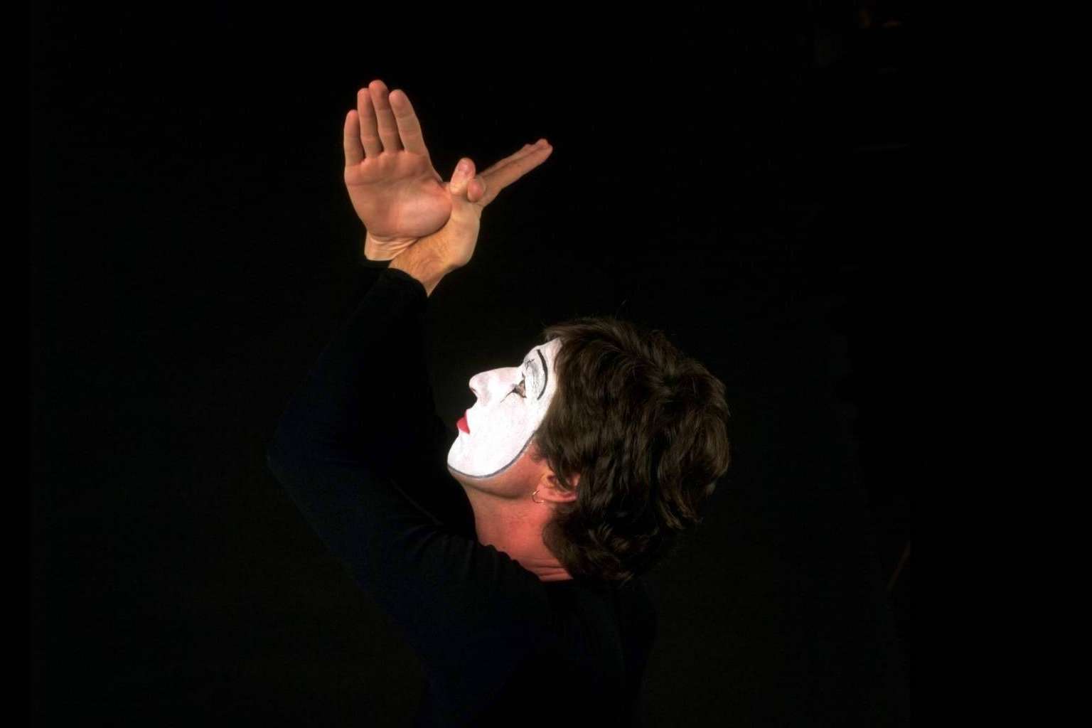 Sensibilización y prevención del uso y el abuso del alcohol entre la juventud, de la mano de El Teatro de Mimo Peter Roberts