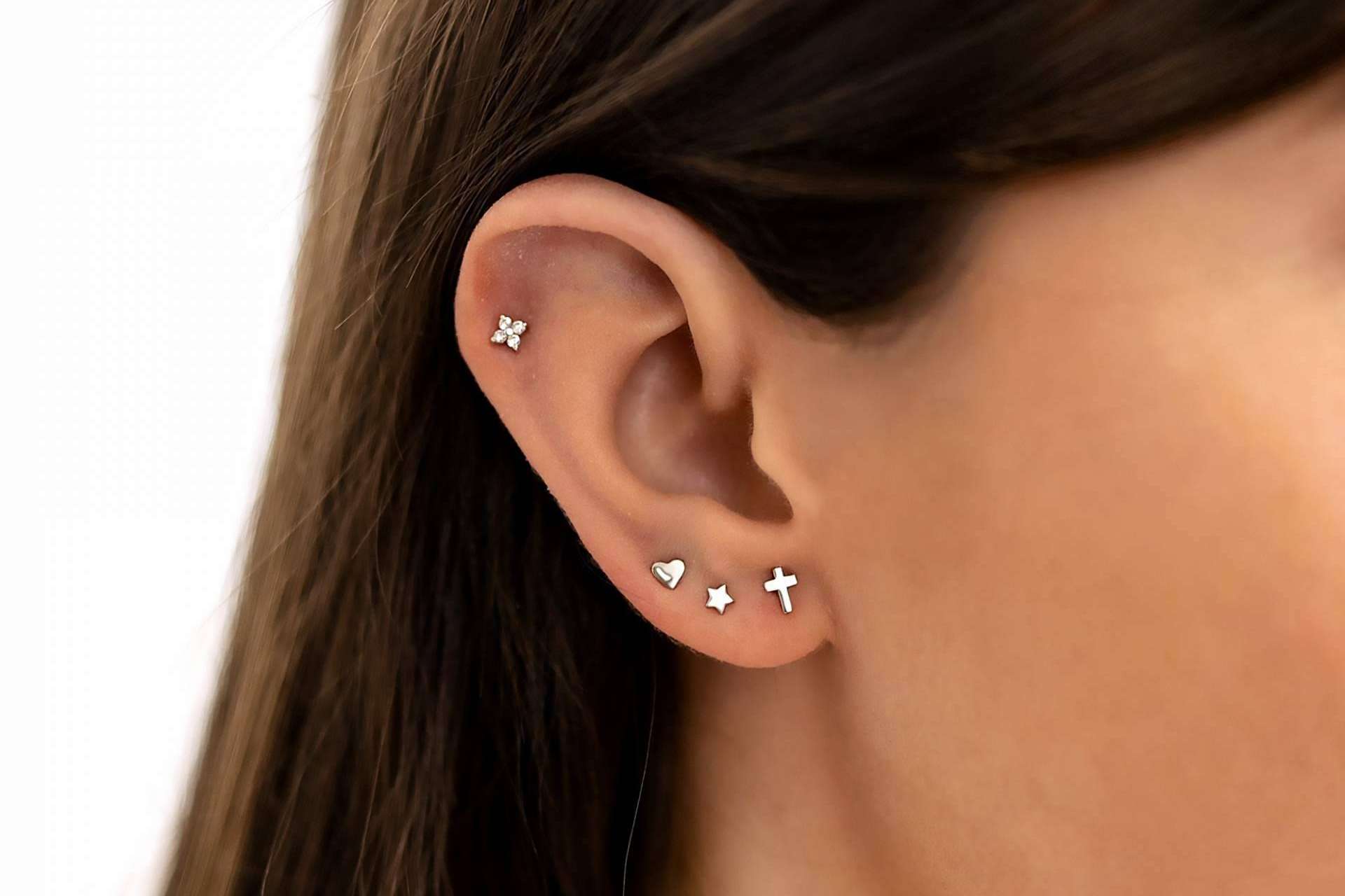 Los pendientes minis son ideales para crear looks versátiles, en Le Petite Marie