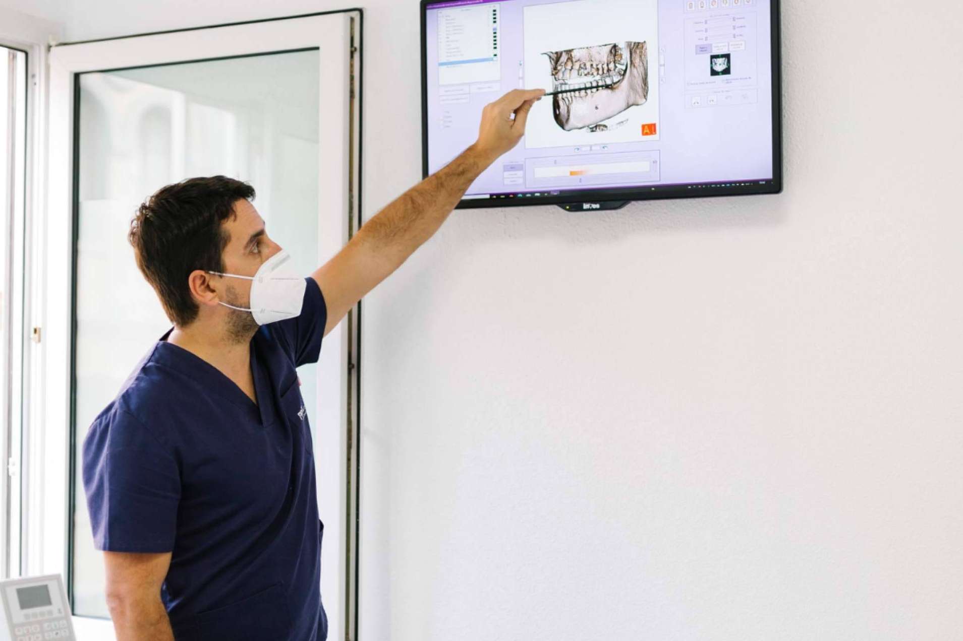 Prodental Santa Cruz responde, ¿qué son los implantes dentales y para qué sirven?