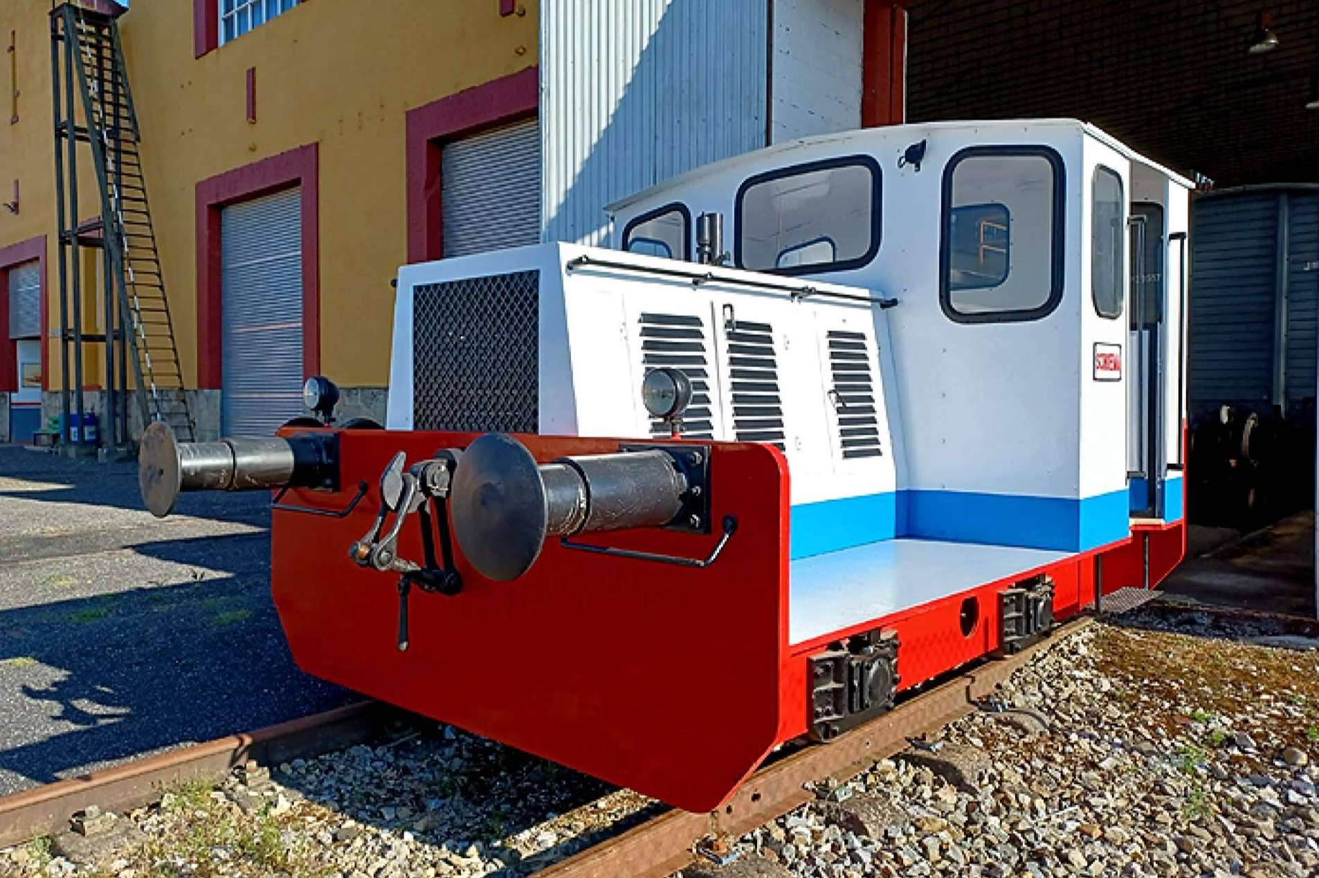 La Fundación del Patrimonio Ferroviario restaura una antigua locomotora de ERCROS