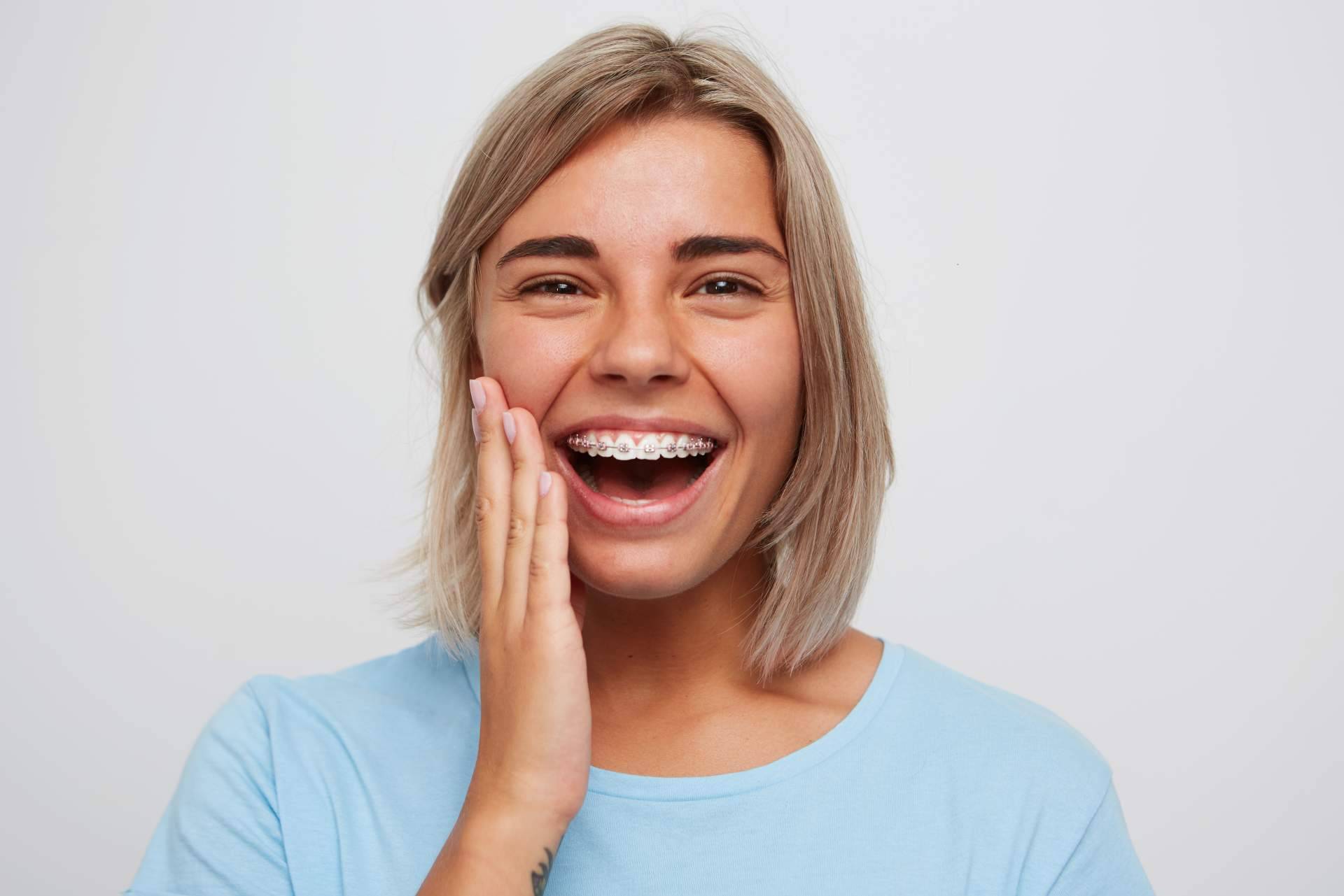 Clínica Dental Agudo Rosa sobre las ventajas de la ortodoncia invisible