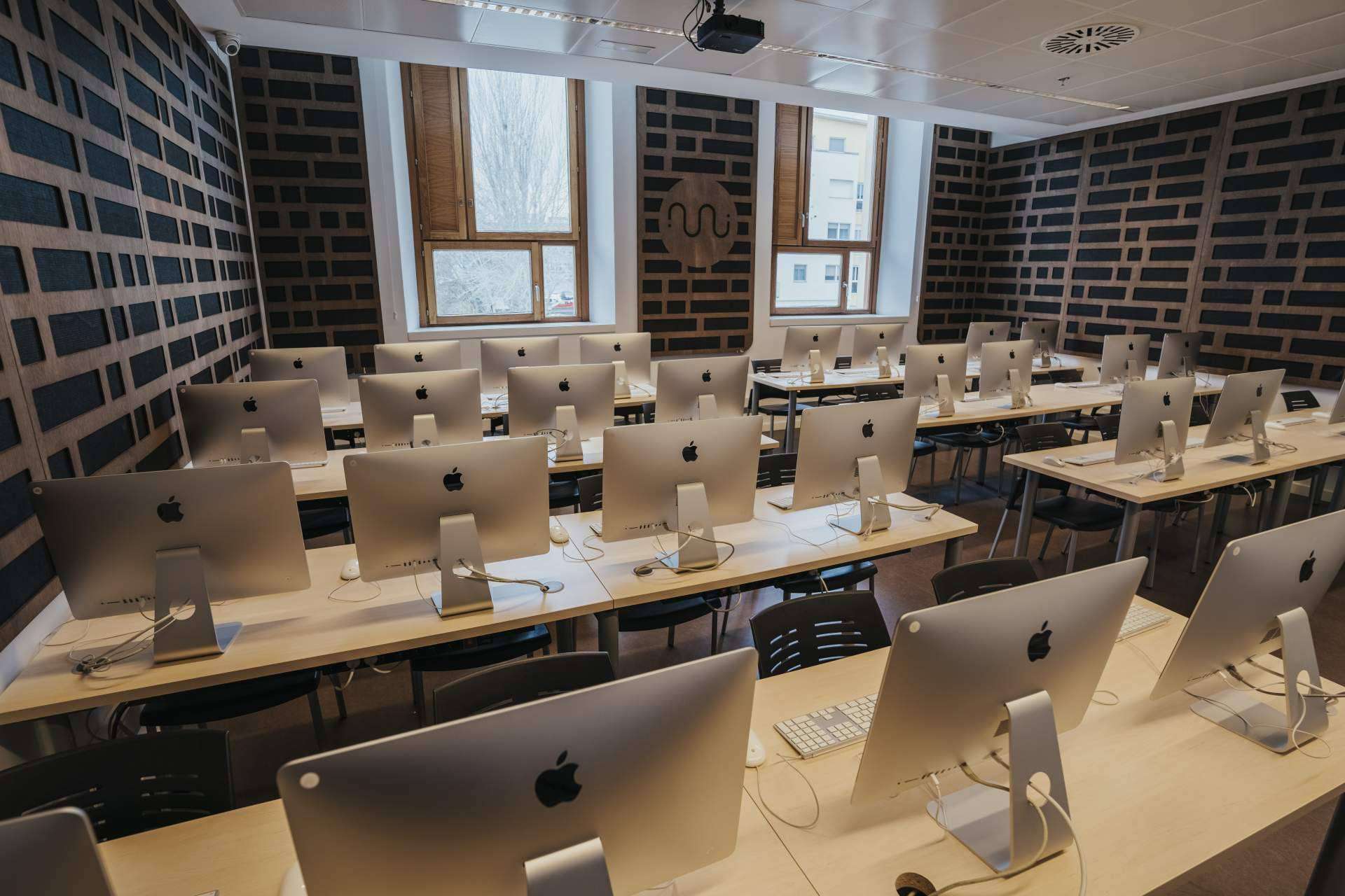 La escuela Eumes lleva una década formando a productores musicales