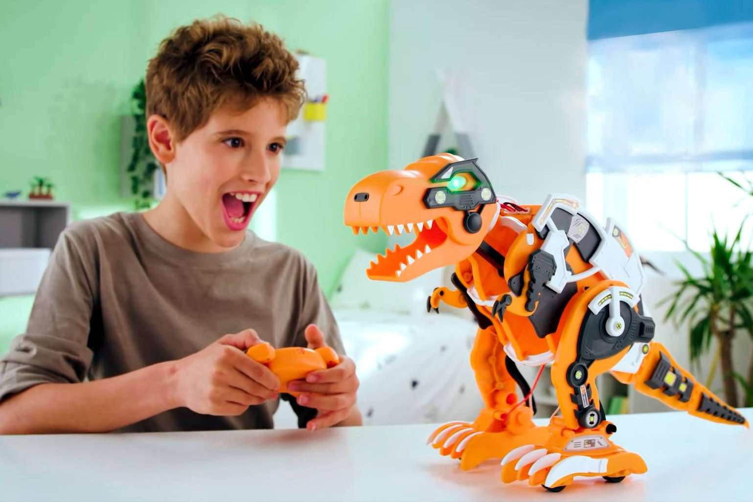 El dinosaurio robótico de Xtrem Bots, dar vida a Rex The Dinobot