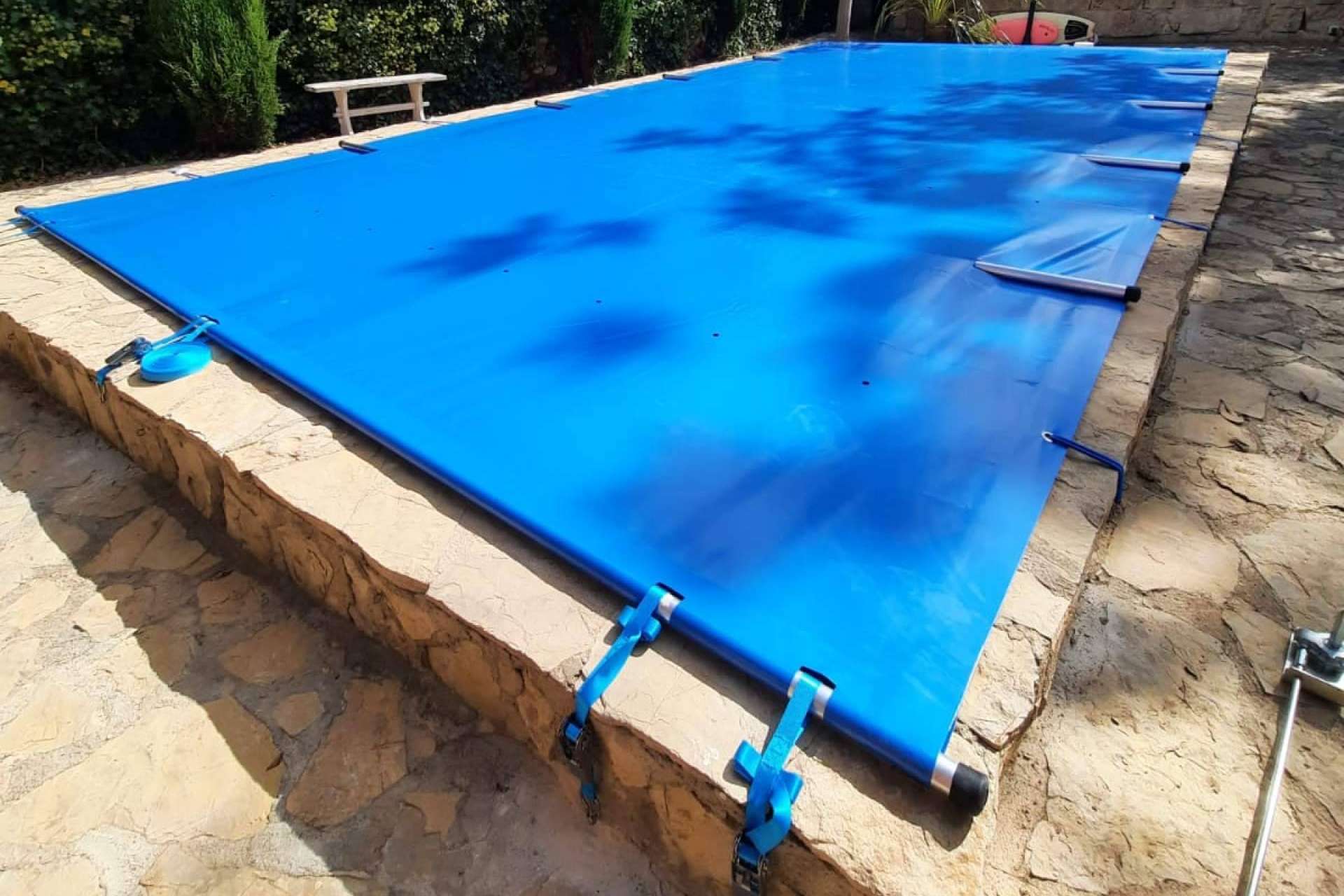 ¿Cómo escoger un cobertor de invierno para piscinas en exterior?