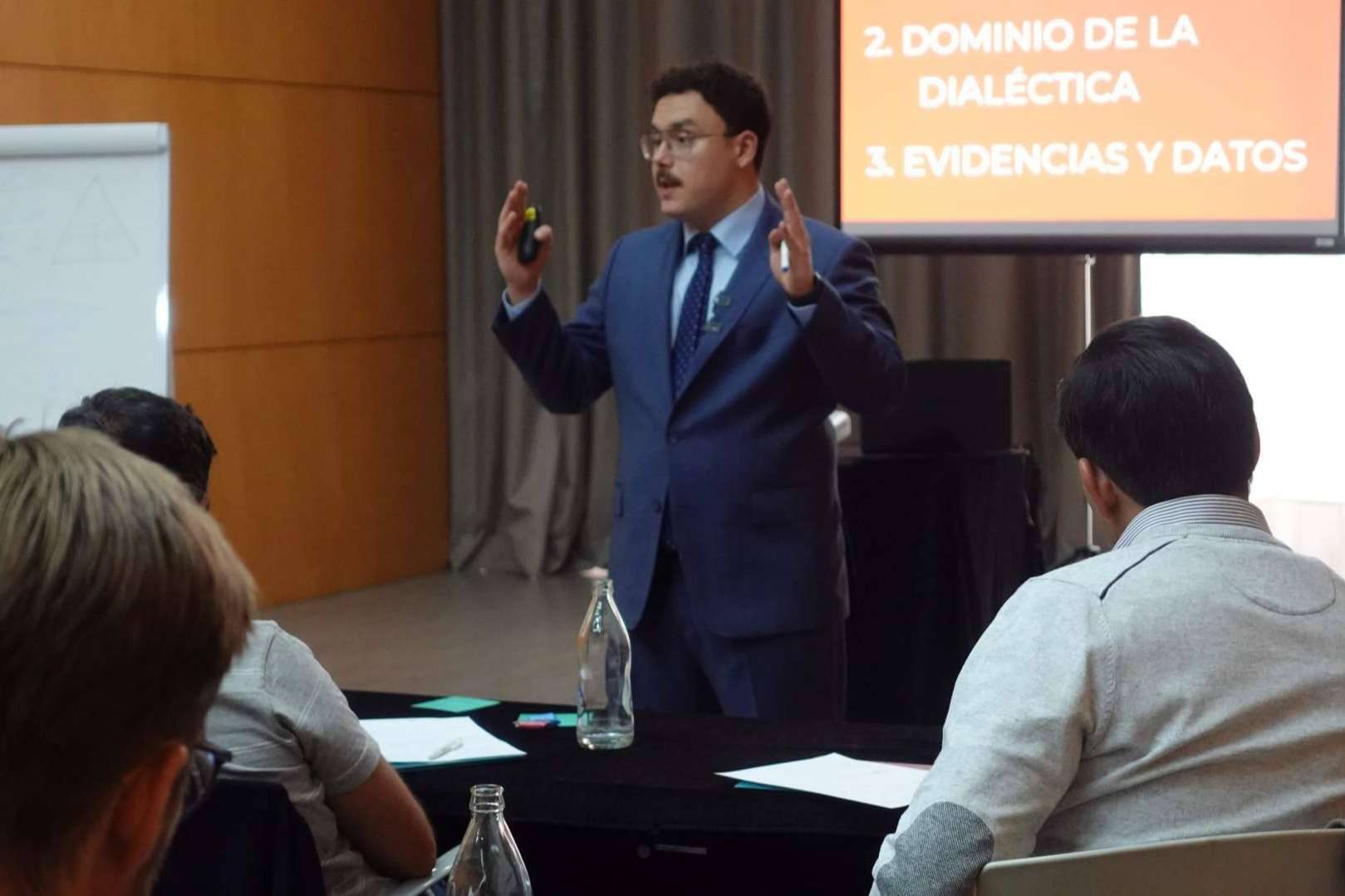 La importancia de saber comunicar, por Fernando Miralles