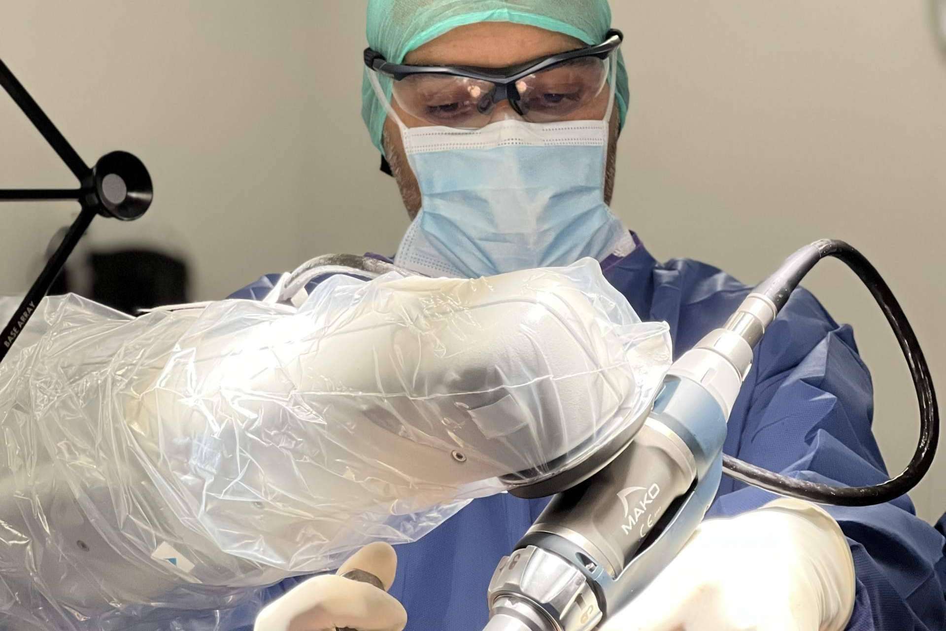 Operaciones de prótesis de cadera y rodilla con Mako SmartRobotics, de la mano del Doctor Del Canto